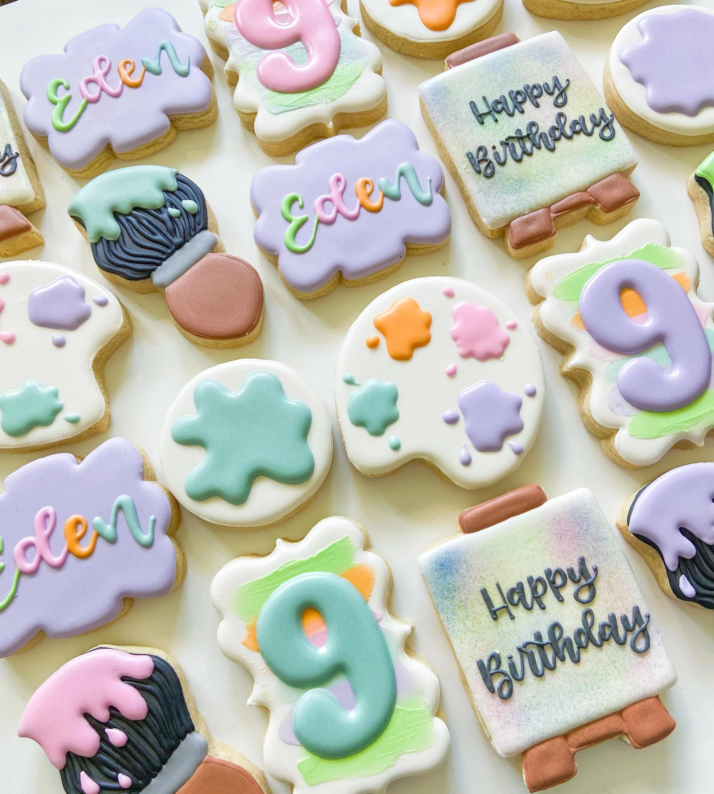 Happy birthday, Eden!! 🎨🖌️

#cookiesofinstagram #royalicing #artcookies