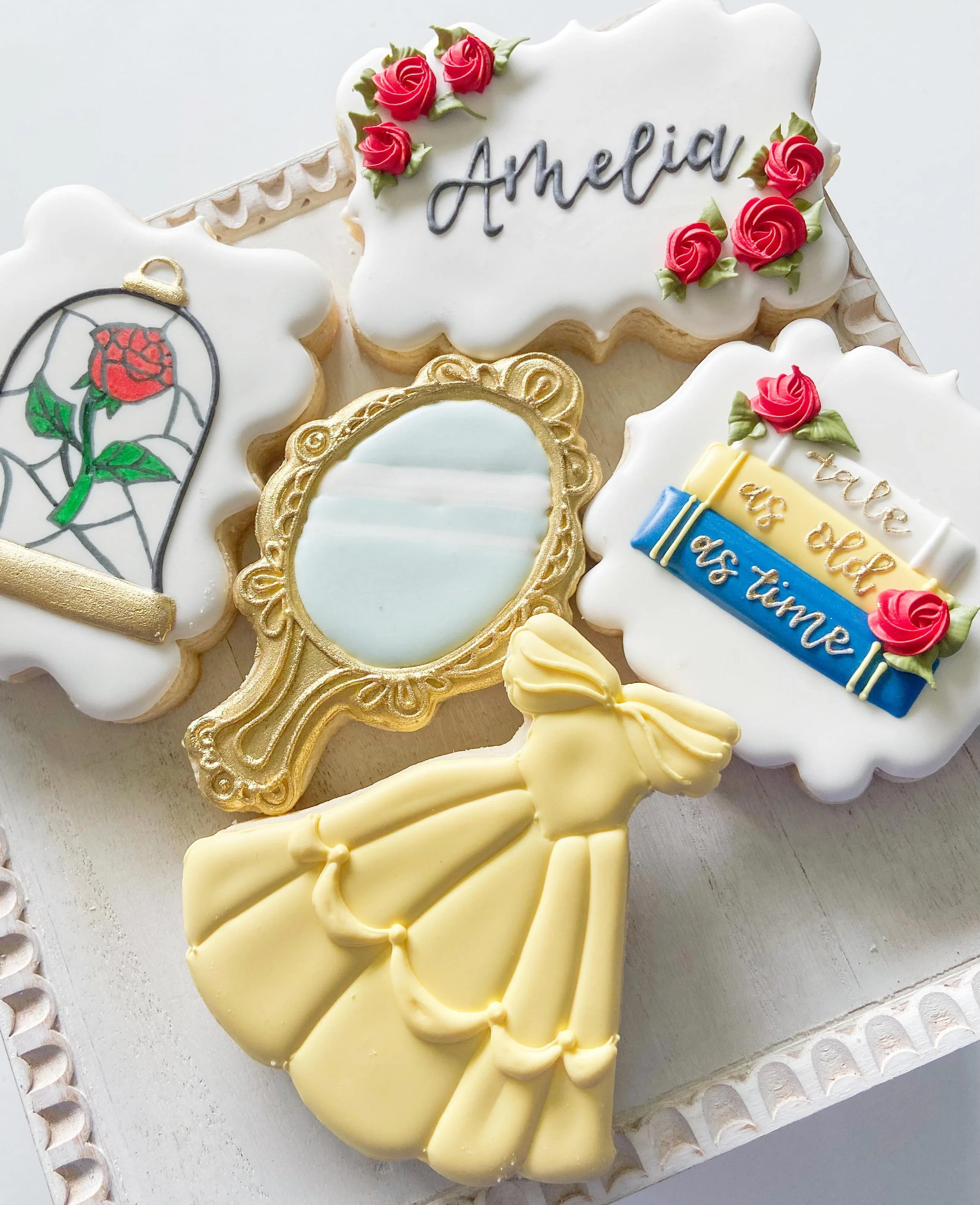 Tale as old as time 🌹

#cookiesofinstagram #sugarcookiesoﬁnstagram #sugarcookies #royalicing