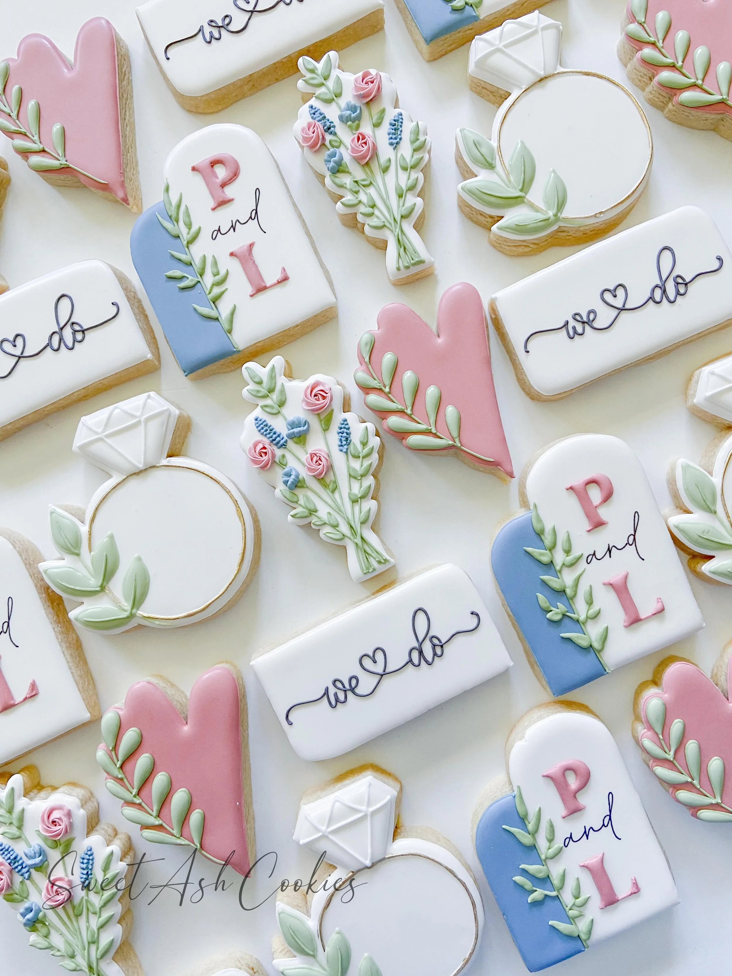 Rehearsal dinner cookies from this weekend! Congrats to this happy couple ❤️

#cookiesofinstagram #sugarcookies #royalicing #weddingcookies