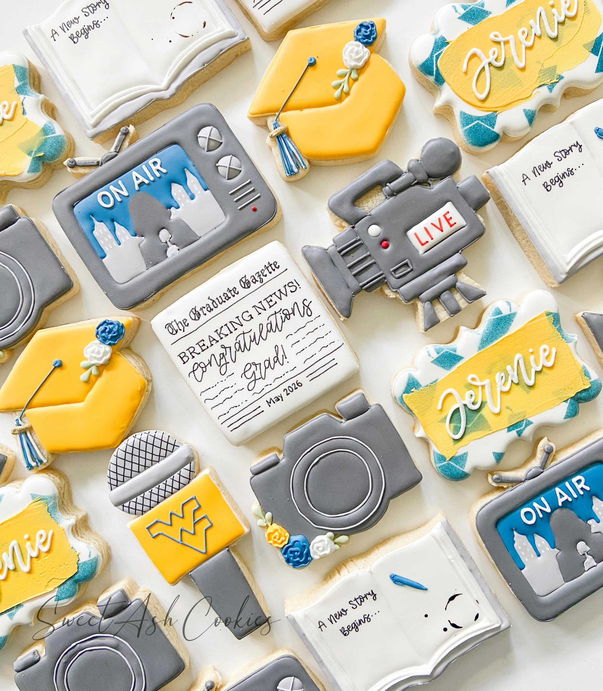 Congratulations to this future reporter/ news anchor! 💙💛🎓

#cookiesofinstagram #gradcookies #wvugrad #royalicing