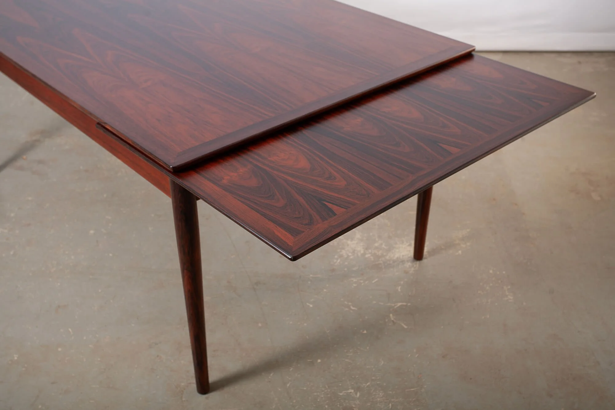 table_salle_manger_rosewood_hornslet_mobelfabrik_detail1.jpg