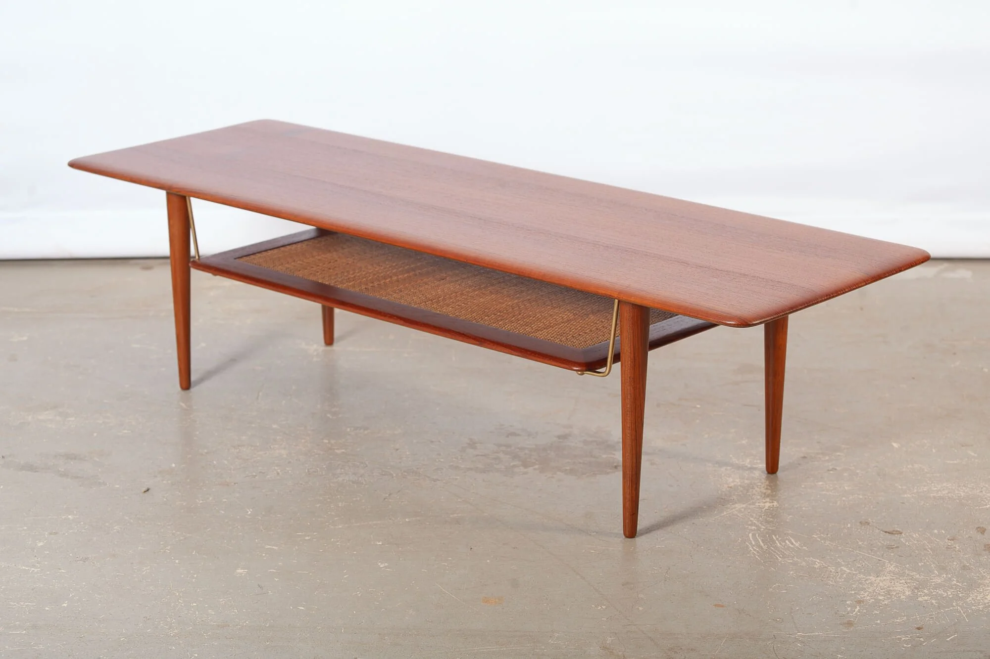 table_basse_teck_peterhvidt_francedaverkosen.jpg
