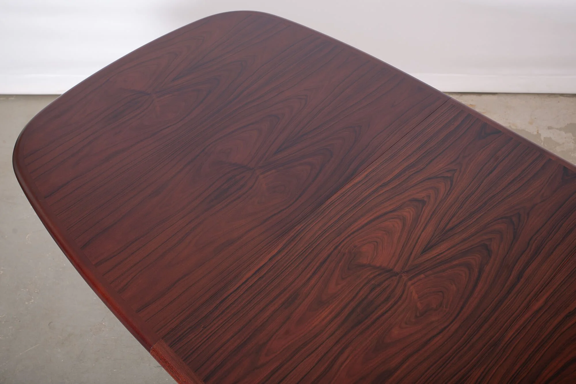table_salle_manger_gudme_rosewood_detail1.jpg