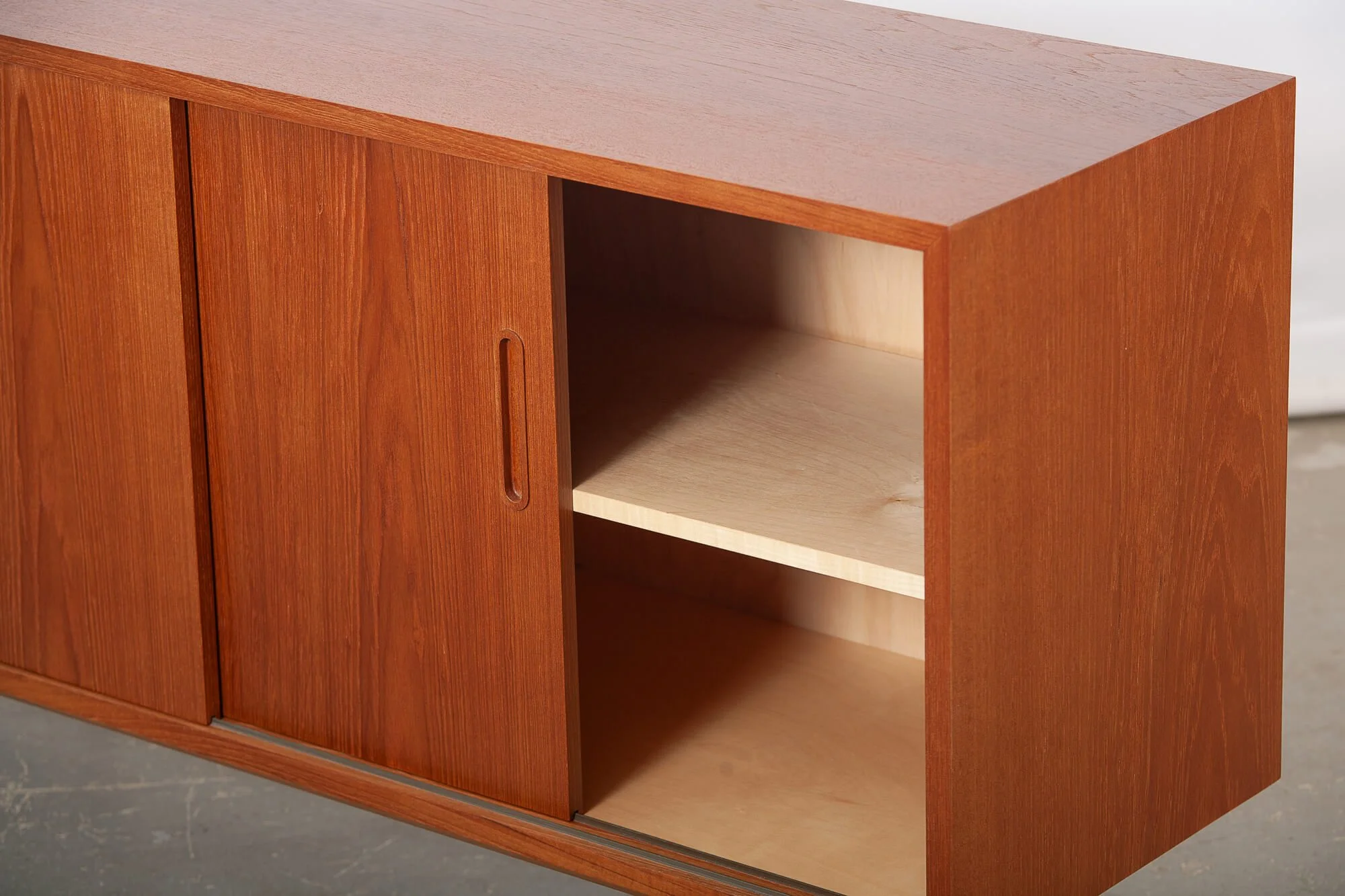 buffet_teck_carlo_jensen_hundevad_2portes_detail1.jpg
