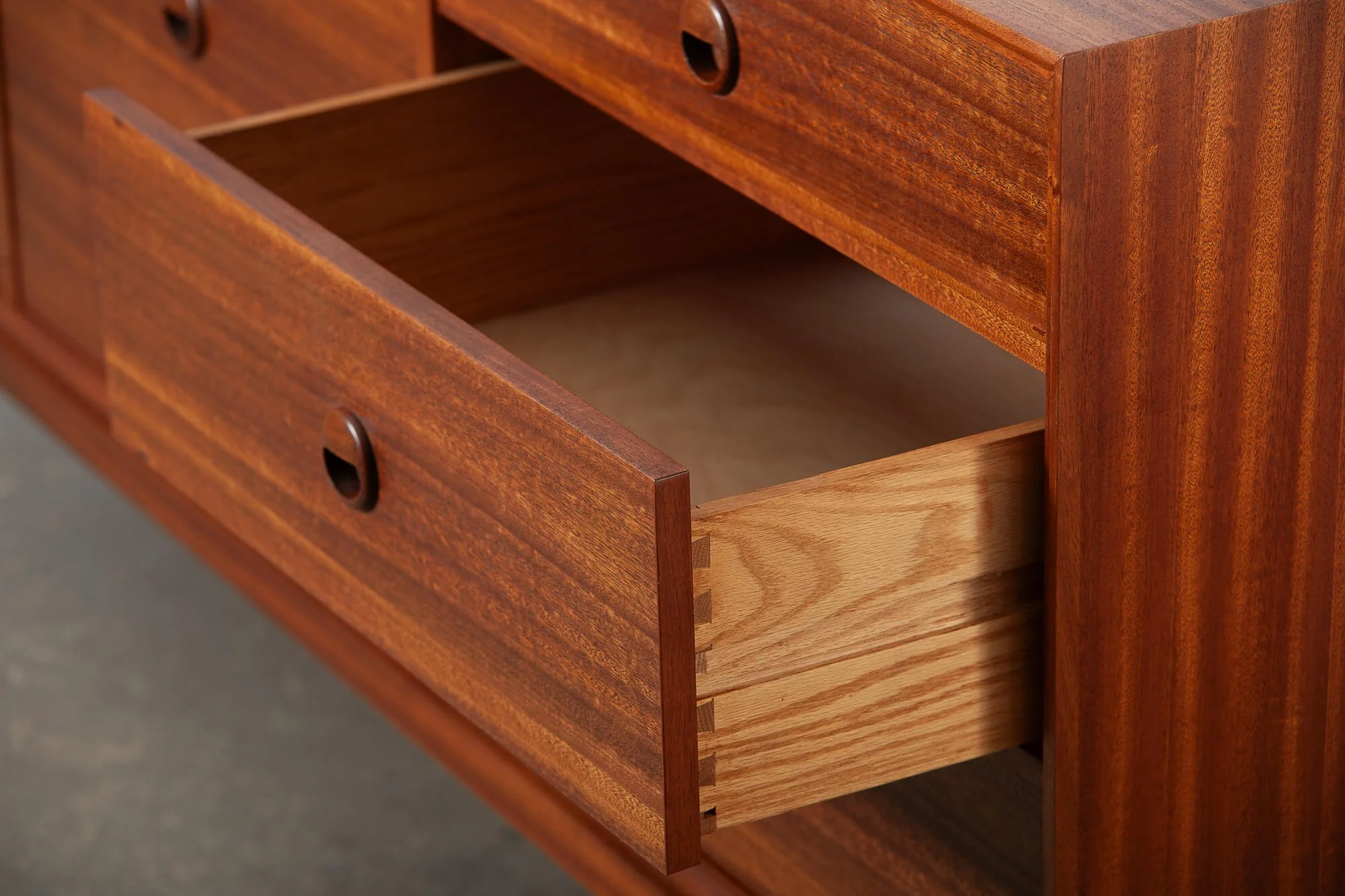 Commode 9 tiroirs en sapelli