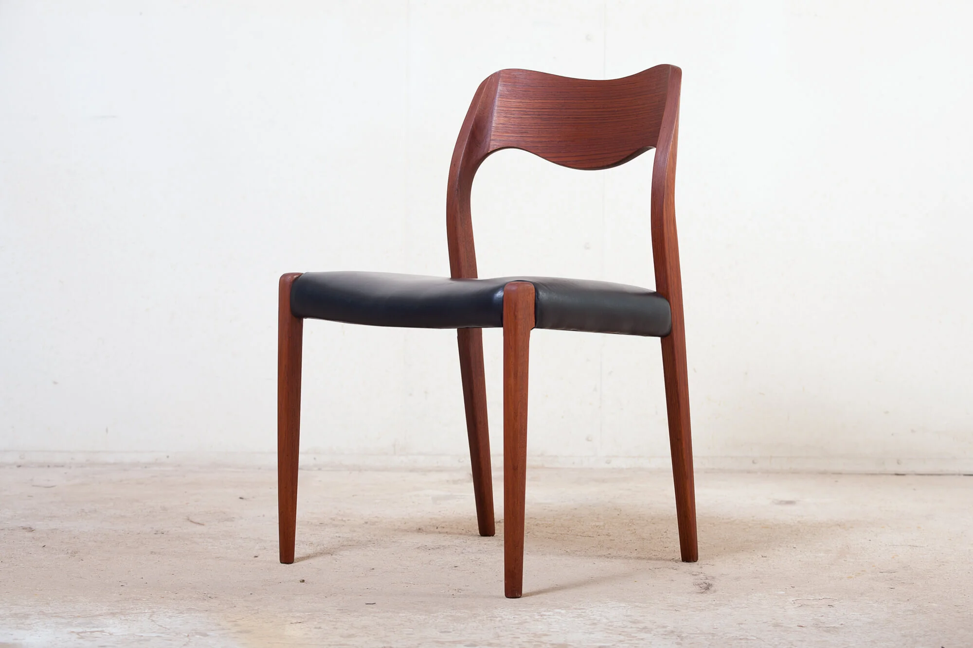 chaises_teck_moller_71.jpg