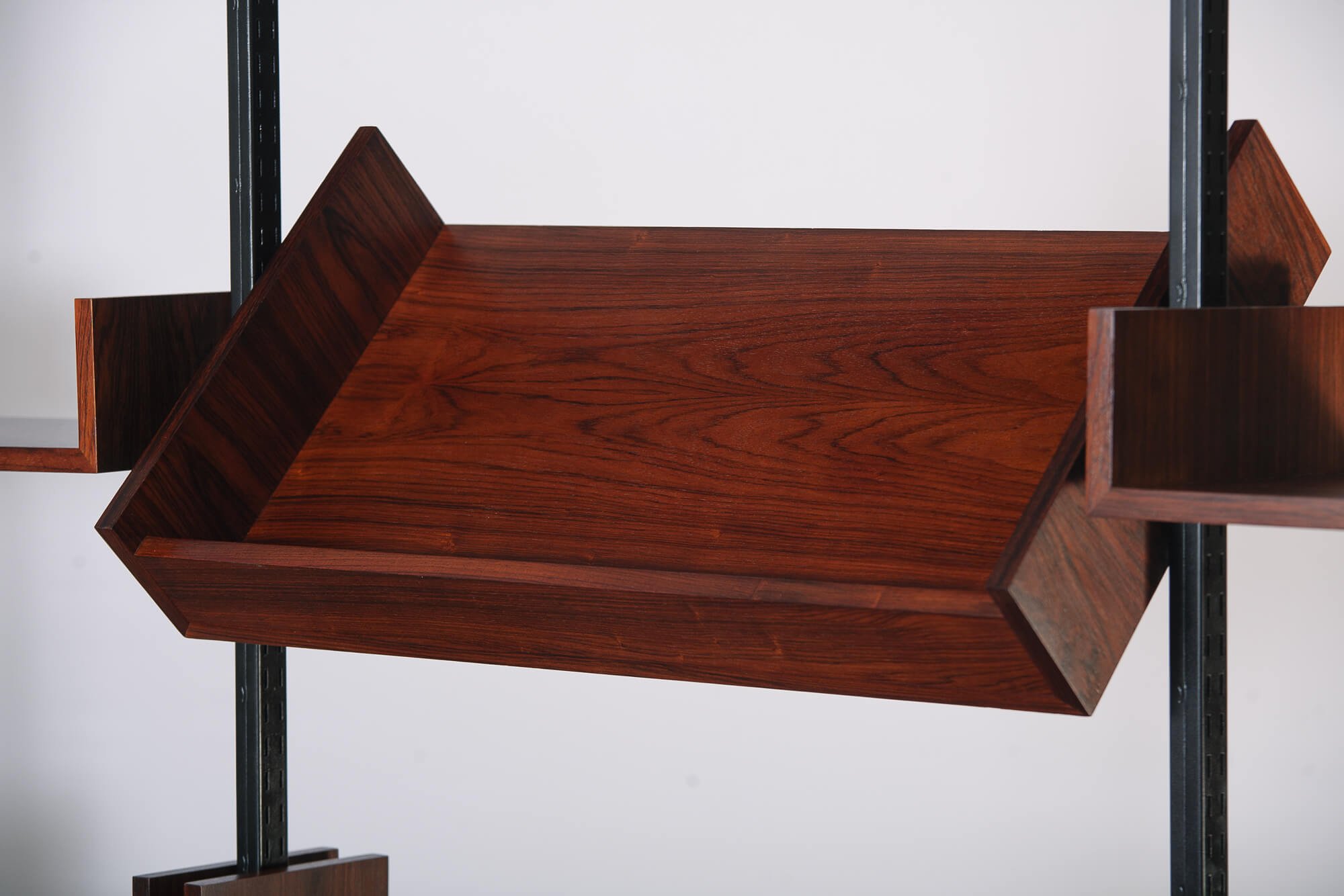 unite_autoportante_reff_rosewood_4sect_detail1.jpg