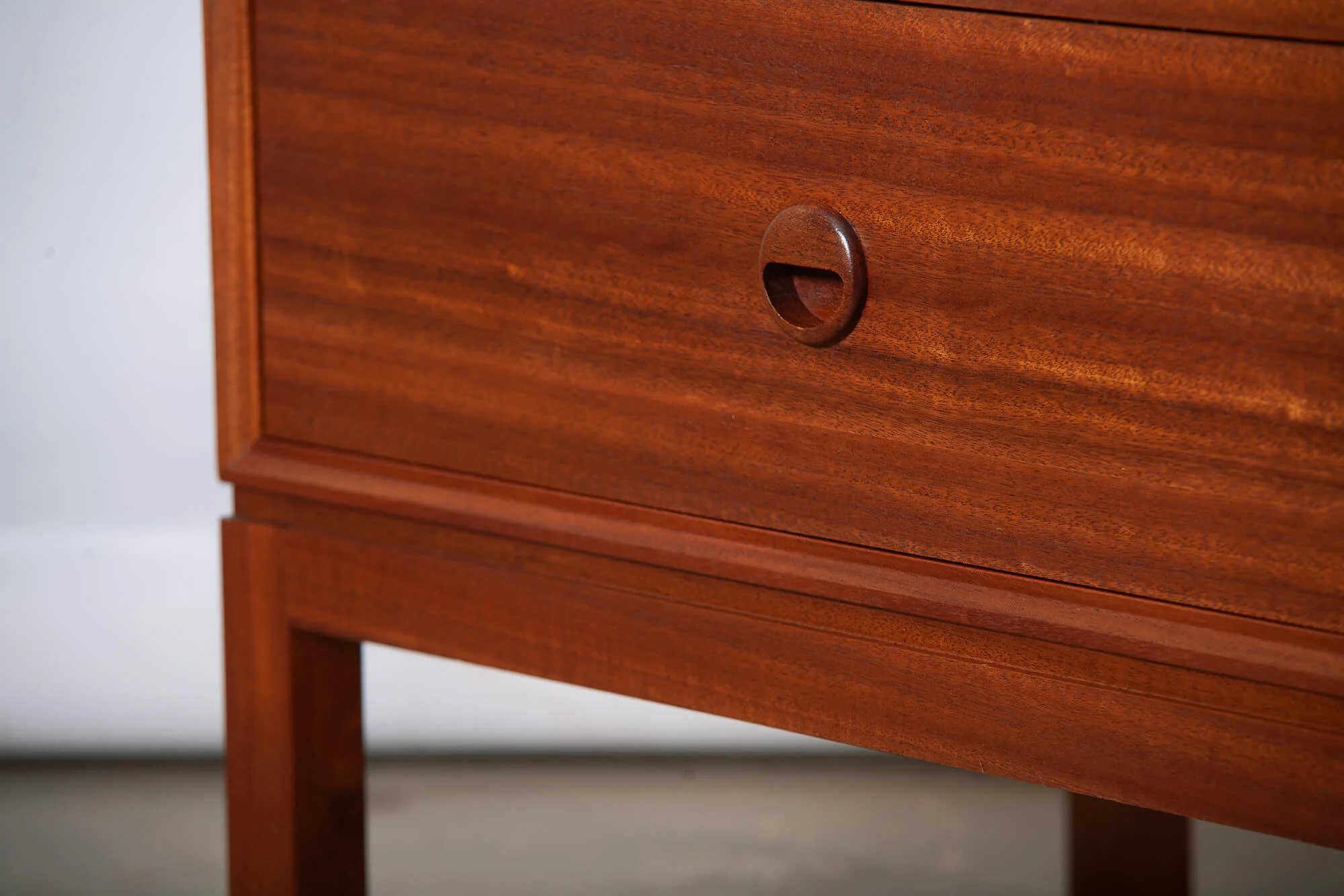 Commode 9 tiroirs en sapelli