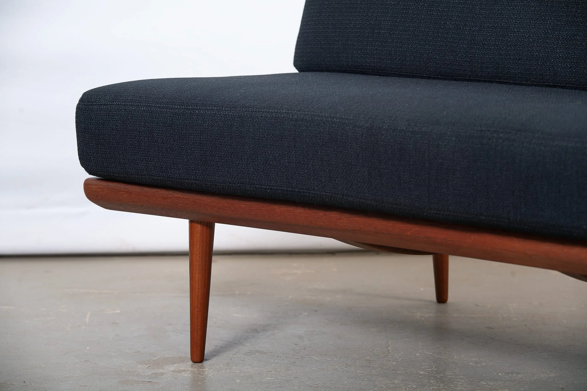 daybed_teck_peter_hvidt_france_sons_detail2.jpg