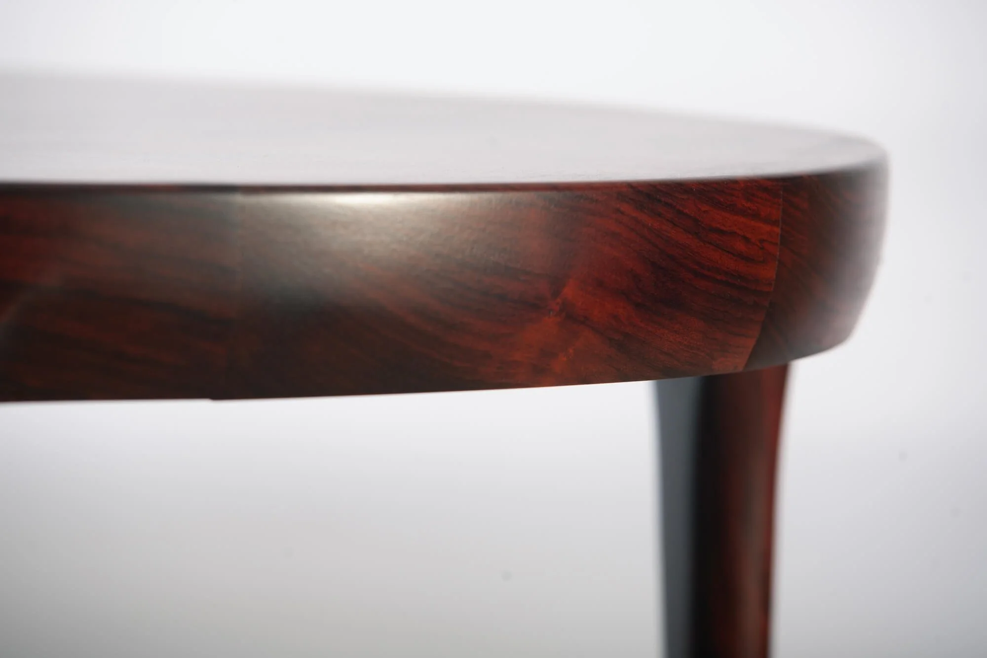 table_salle_manger_rosewood_ibkofodlarsen_faarup_detail1.jpg