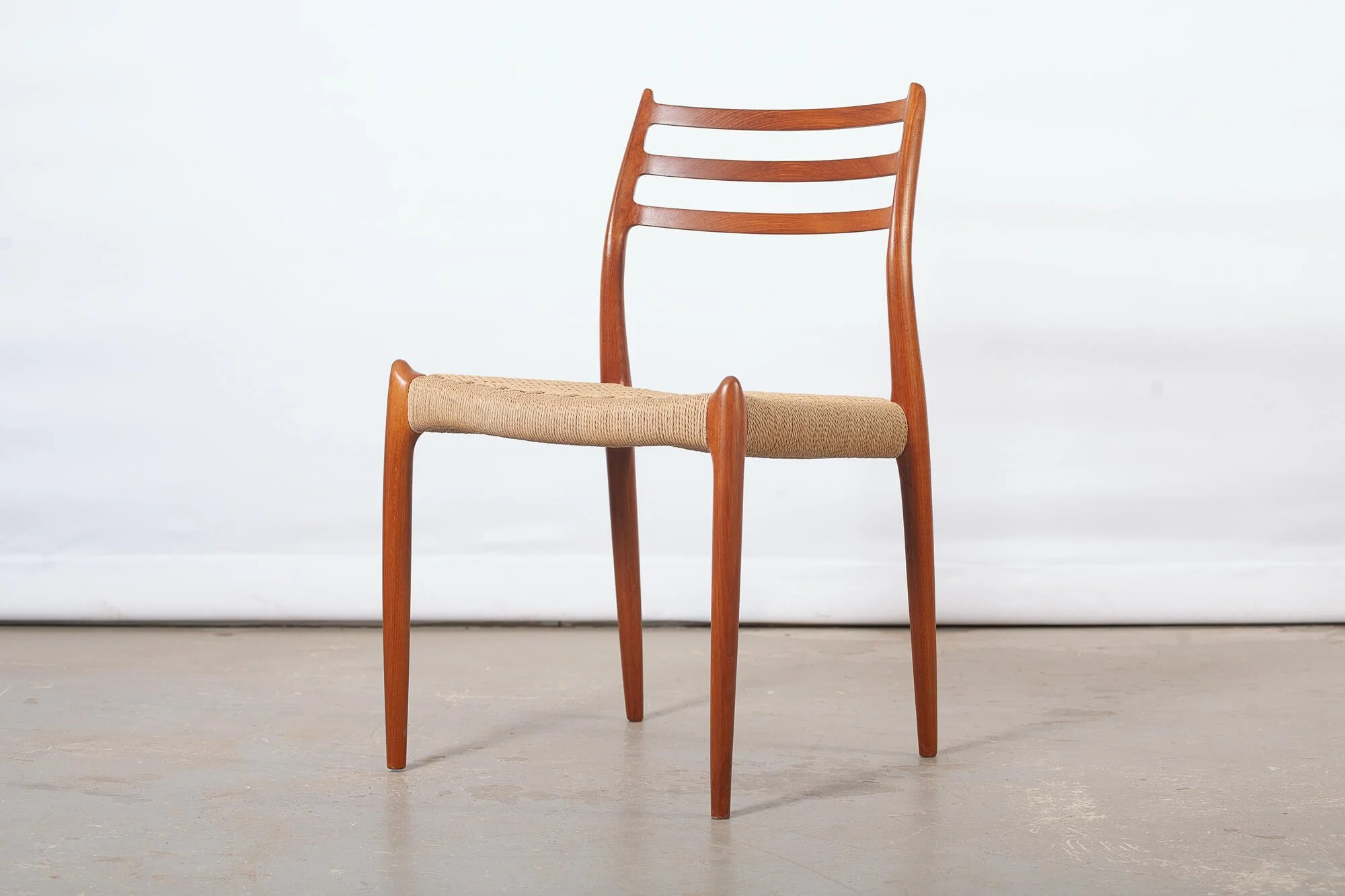 4 chaises de salle à manger en teck