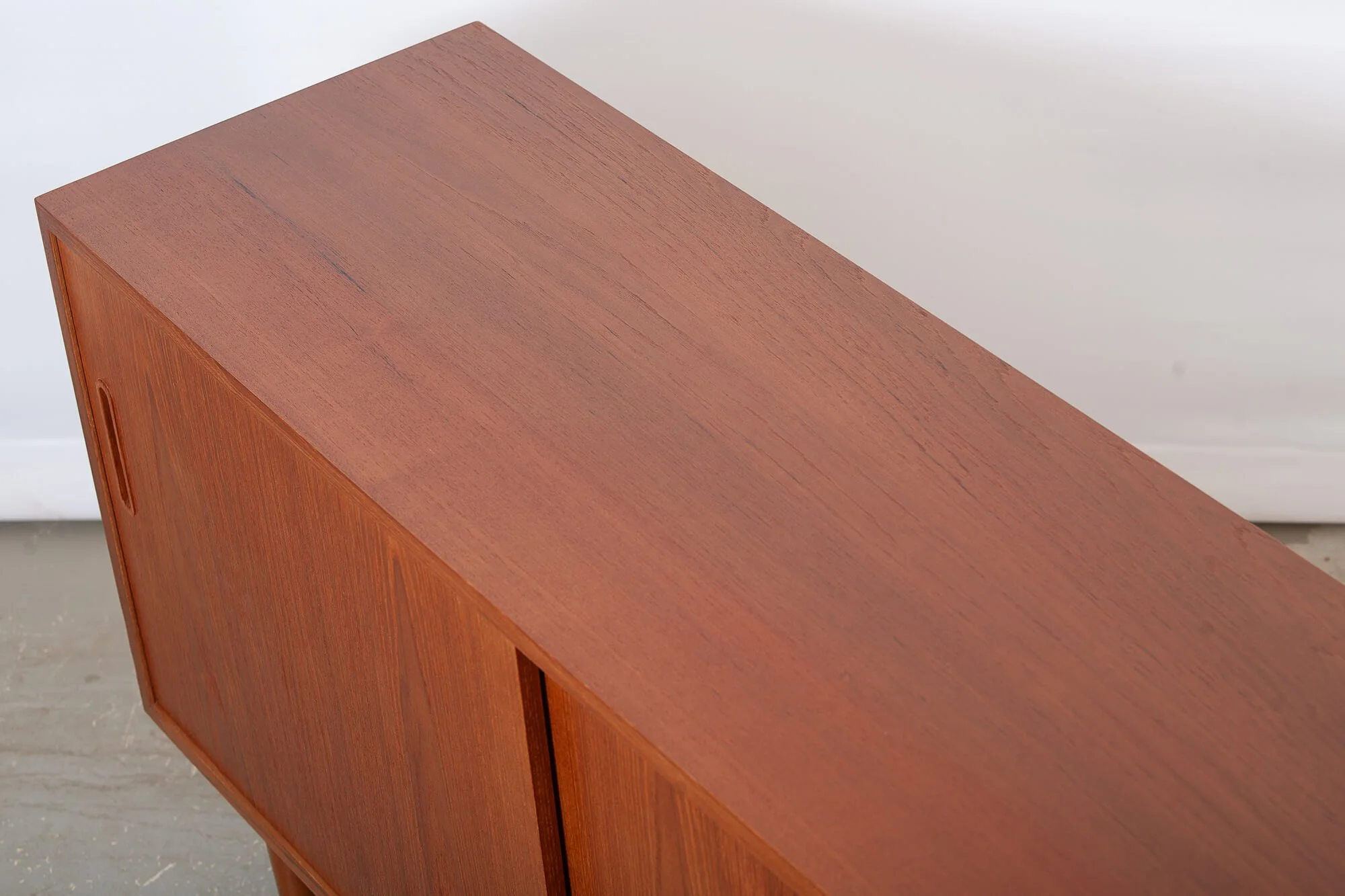 buffet_teck_carlo_jensen_hundevad_2portes_detail3.jpg