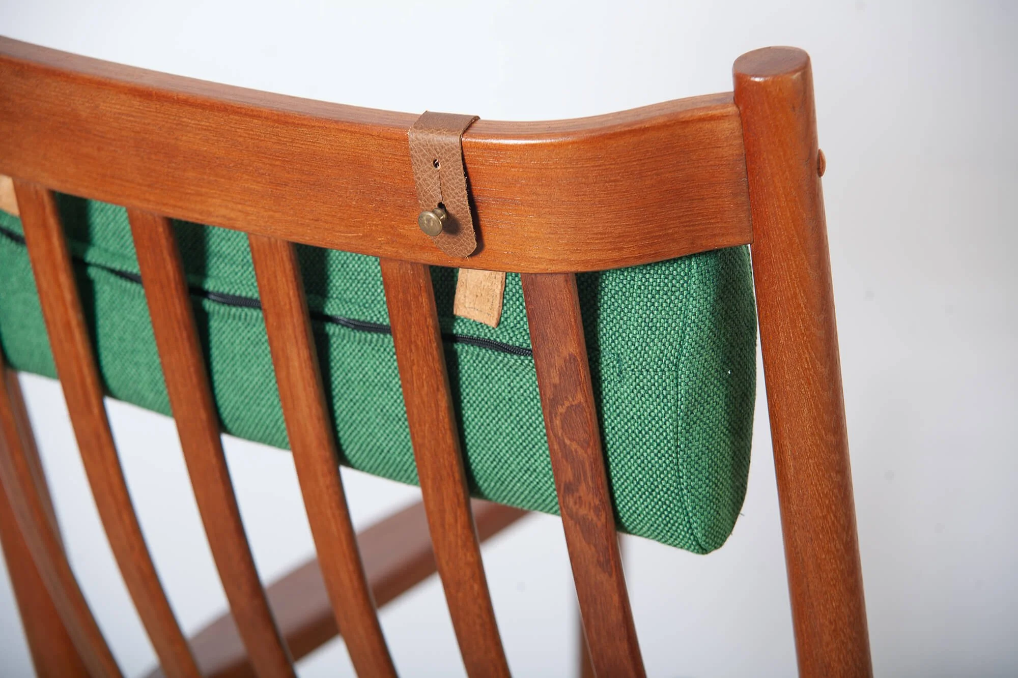 fauteuil_bercant_tarm_stole_teck_detail3.jpg