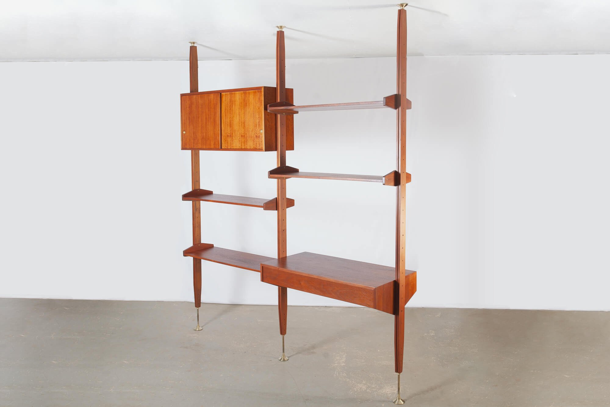 Étagère modulable en noyer