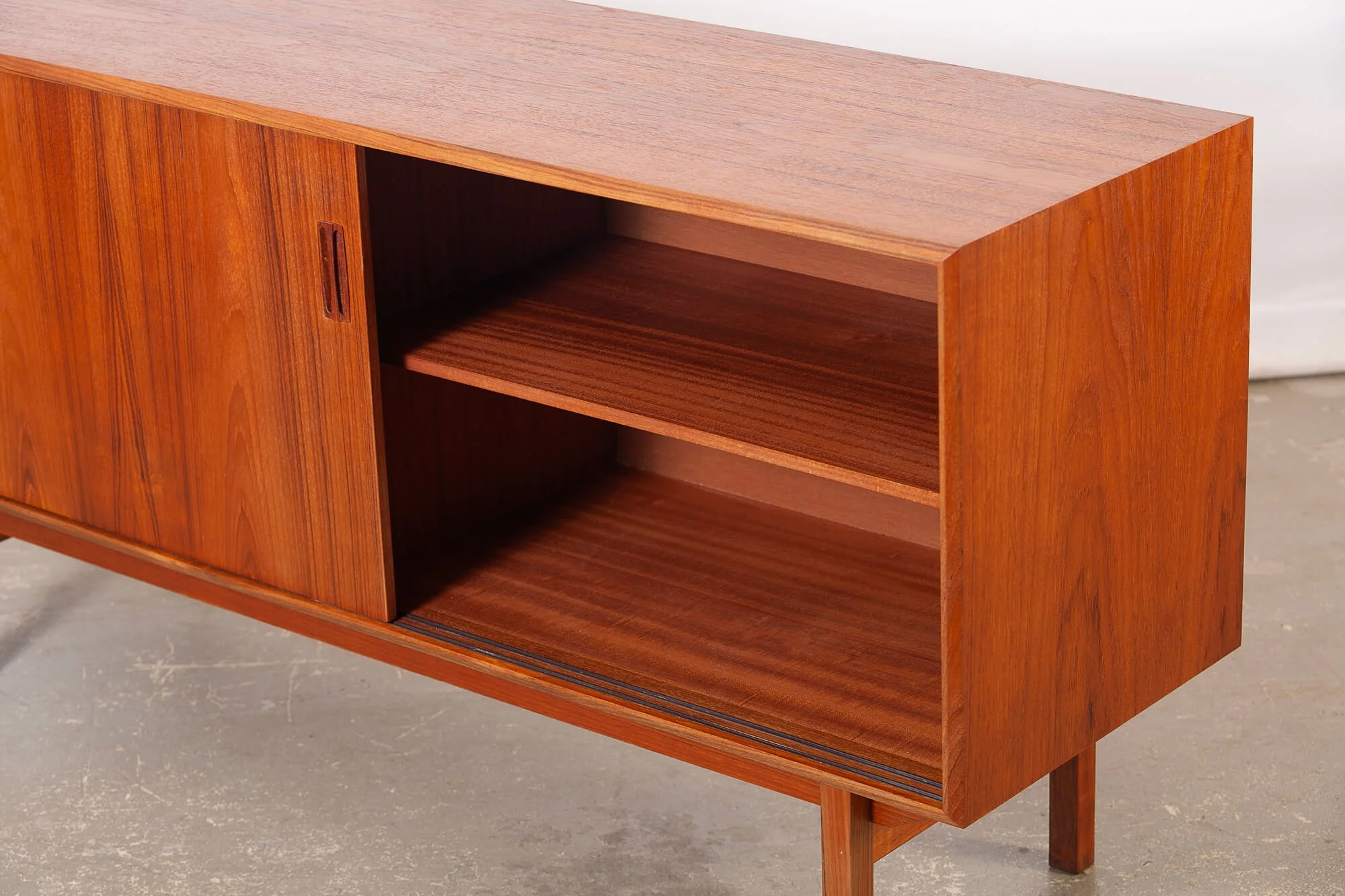 buffet_mobican_teck_60pouces_detail3.jpg