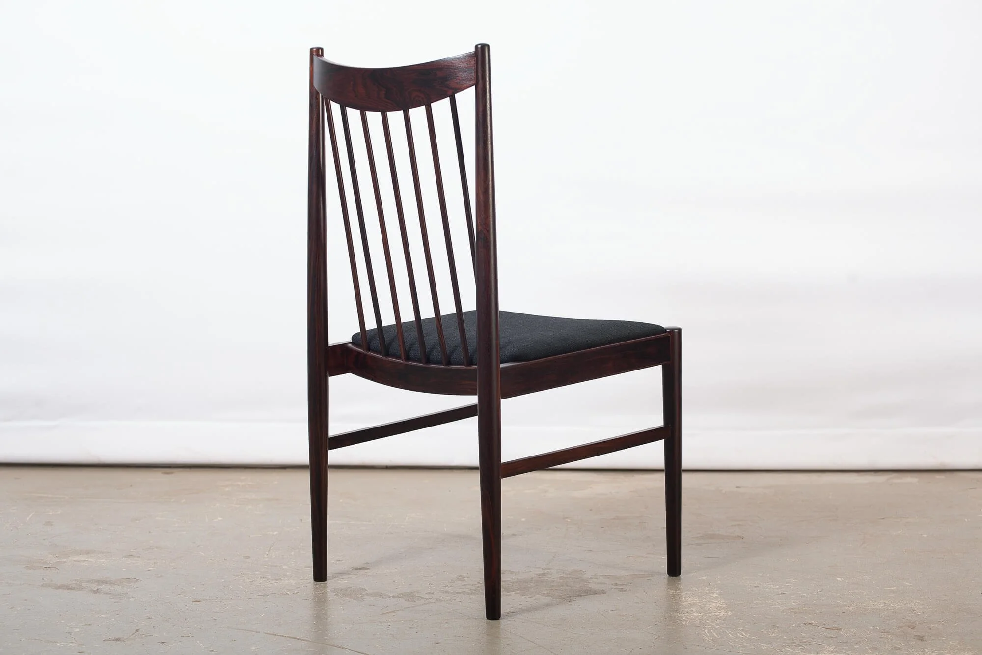 chaises_salle_manger_rosewood_helge_sibast_back.jpg