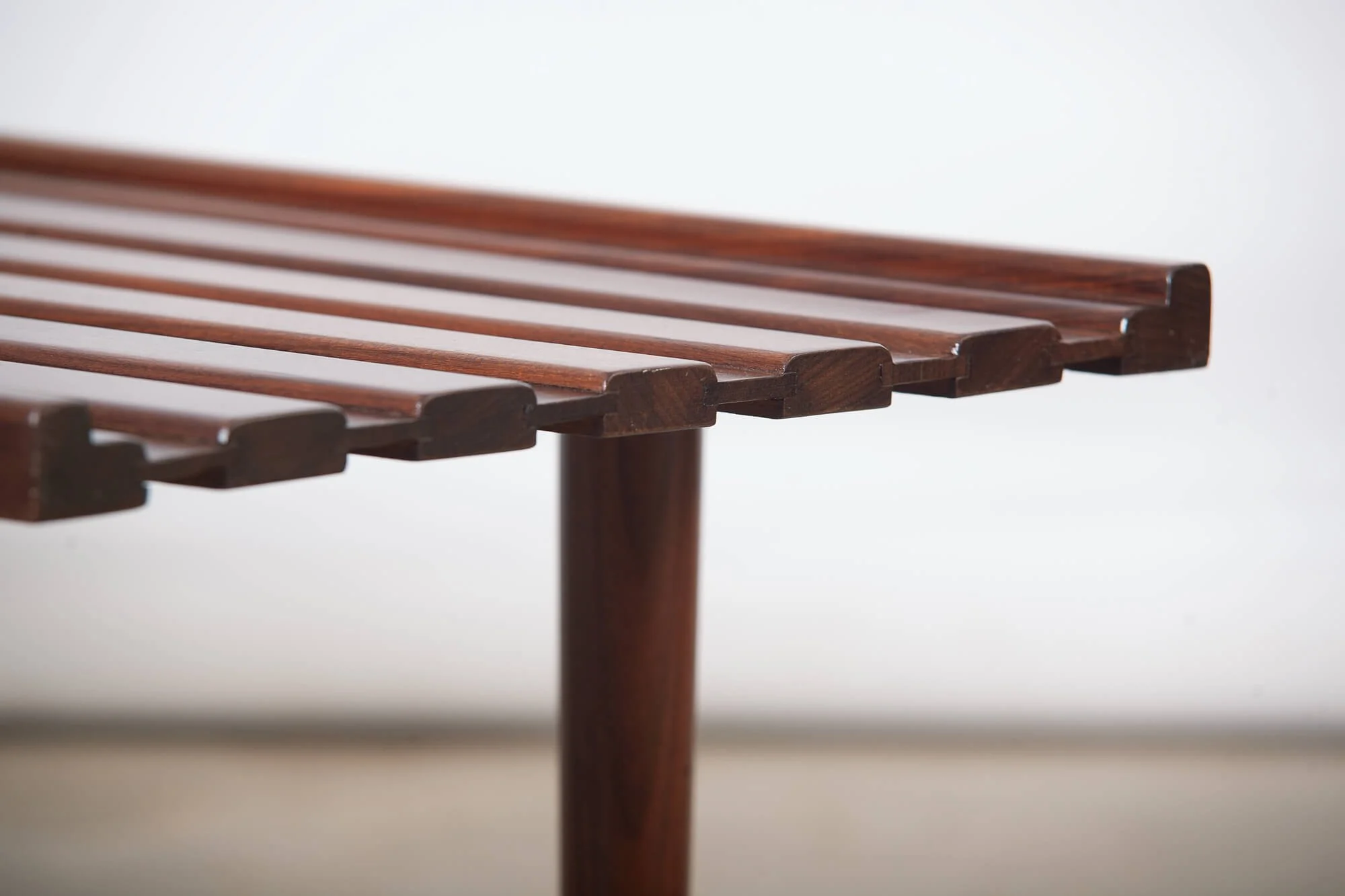 banc_table_cafe_teck_RS_detail1.jpg
