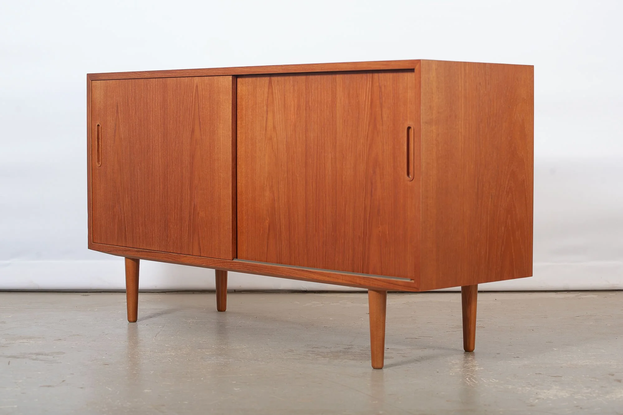 buffet_teck_carlo_jensen_hundevad_2portes.jpg