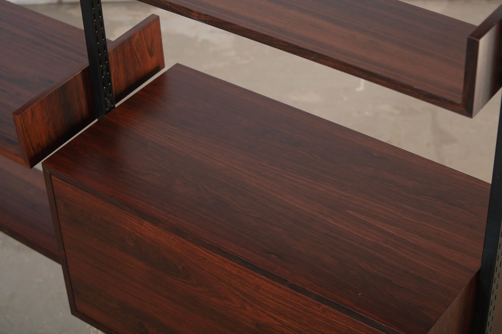 unite_autoportante_reff_rosewood_4sect_detail3.jpg