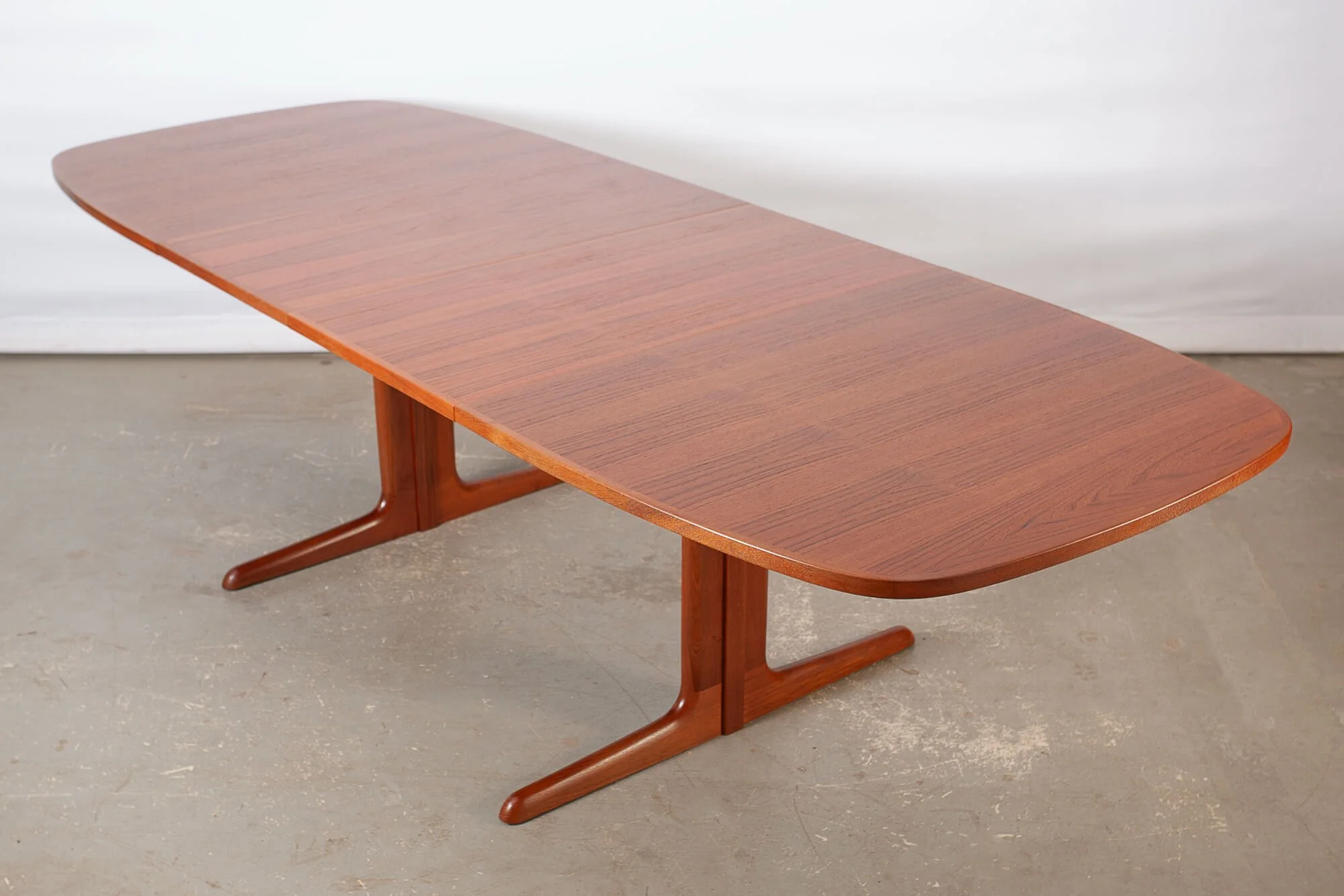 table_salle_manger_teck_dyrlund.jpg