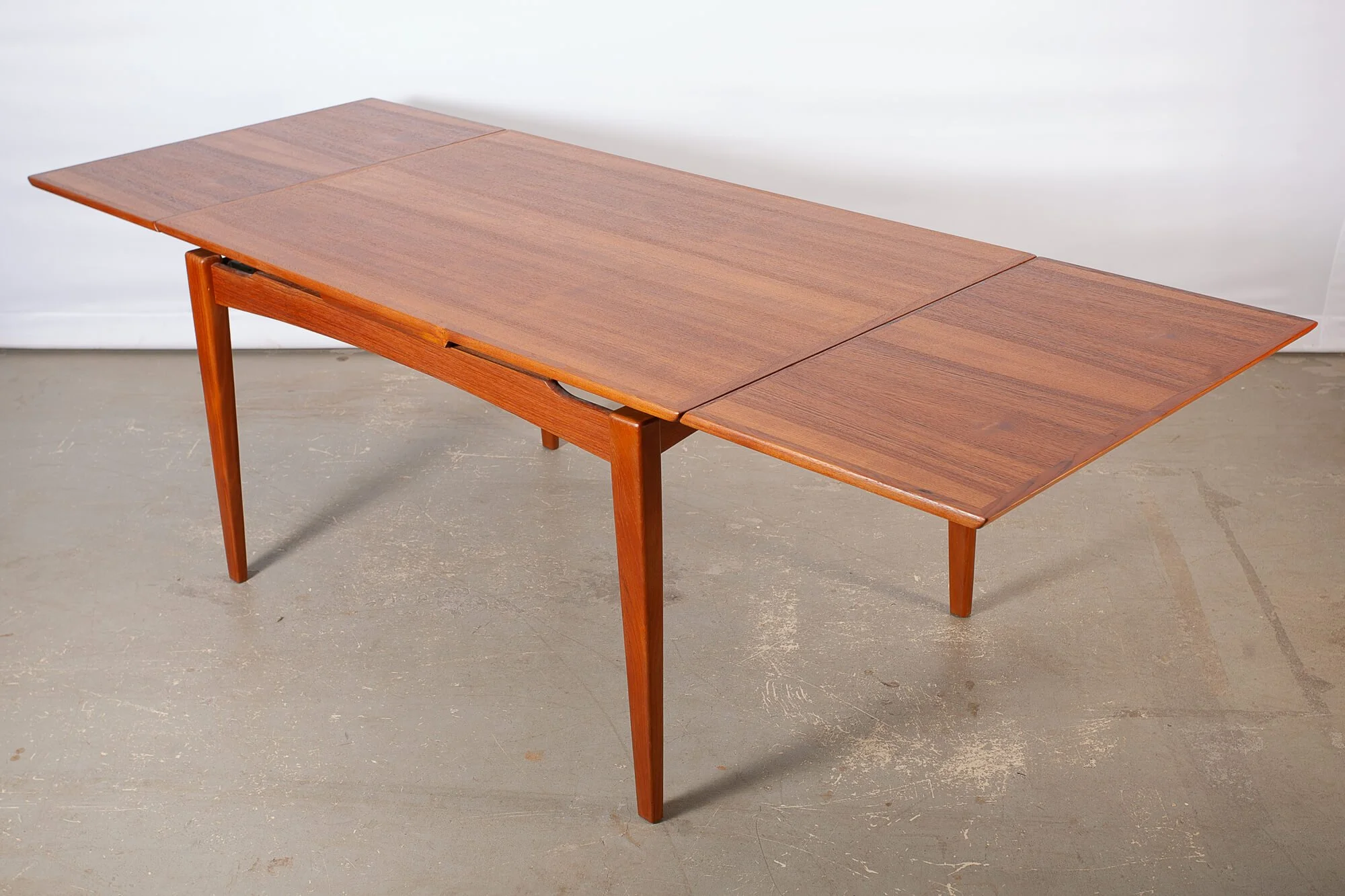 table_salle_manger_teck_papillon_danemark_ouvert.jpg