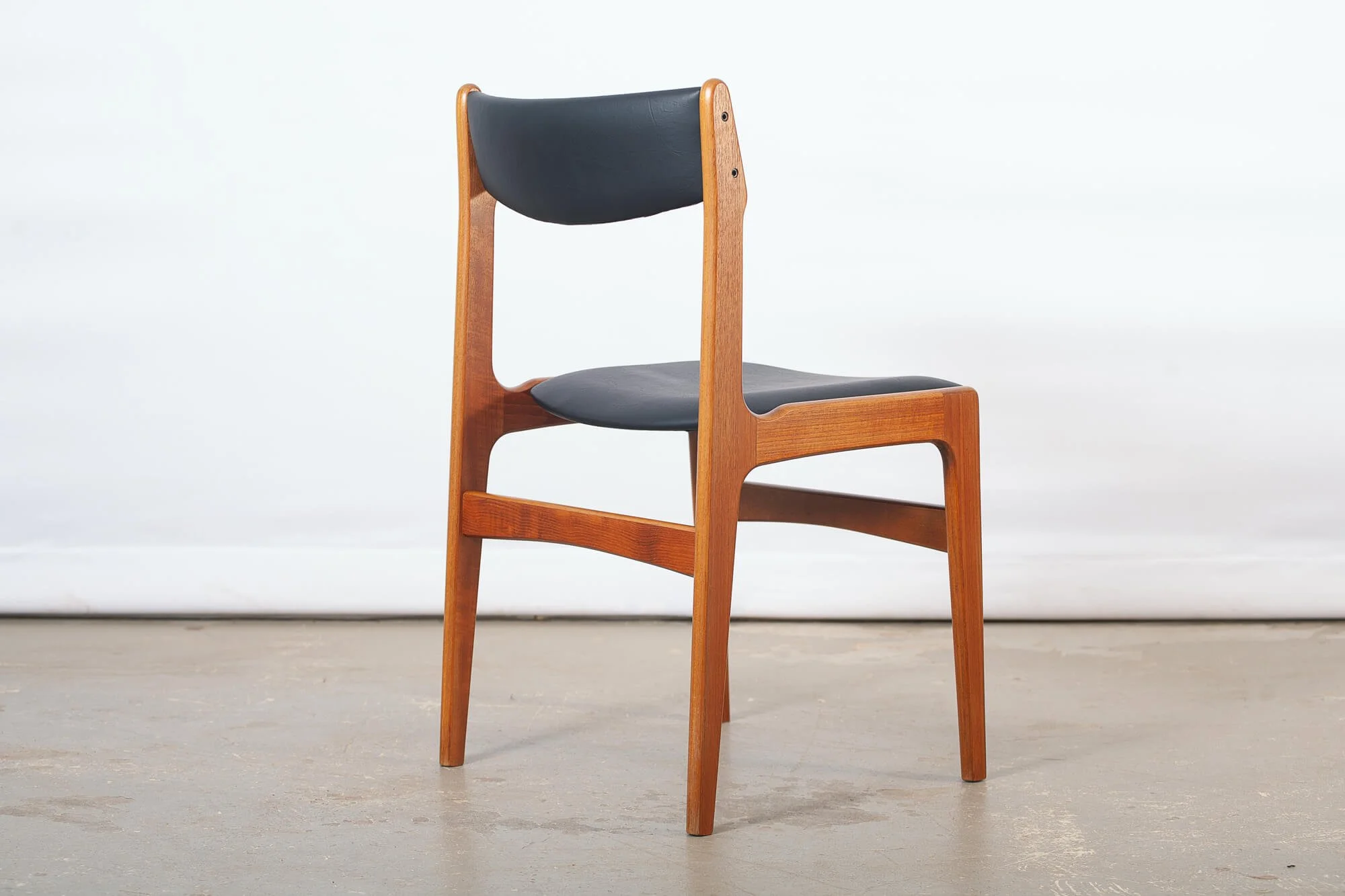 chaises_salle_manger_teck_anderstrup_back.jpg
