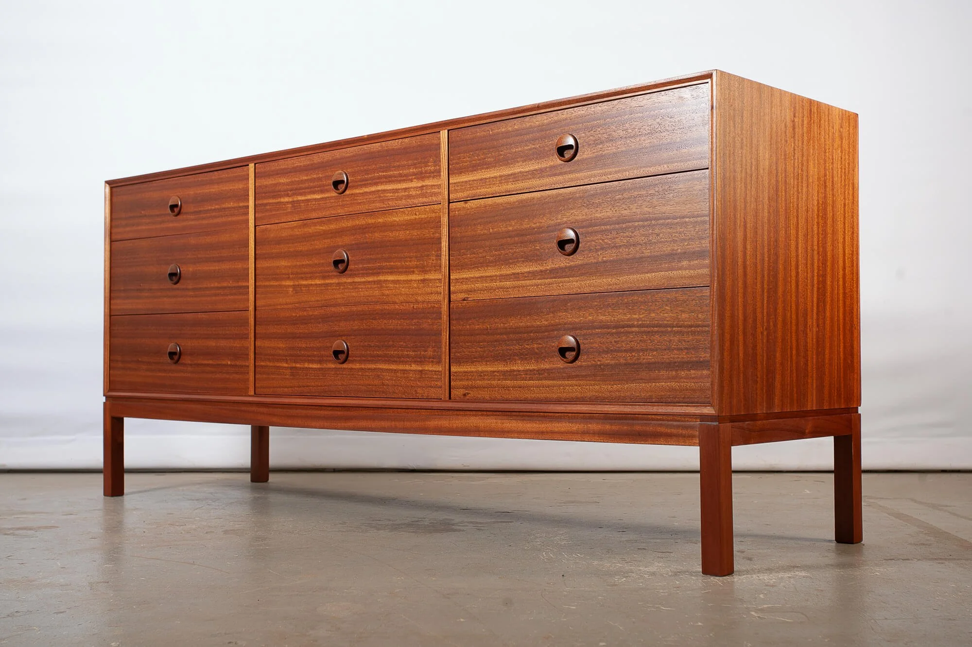 Commode 9 tiroirs en sapelli