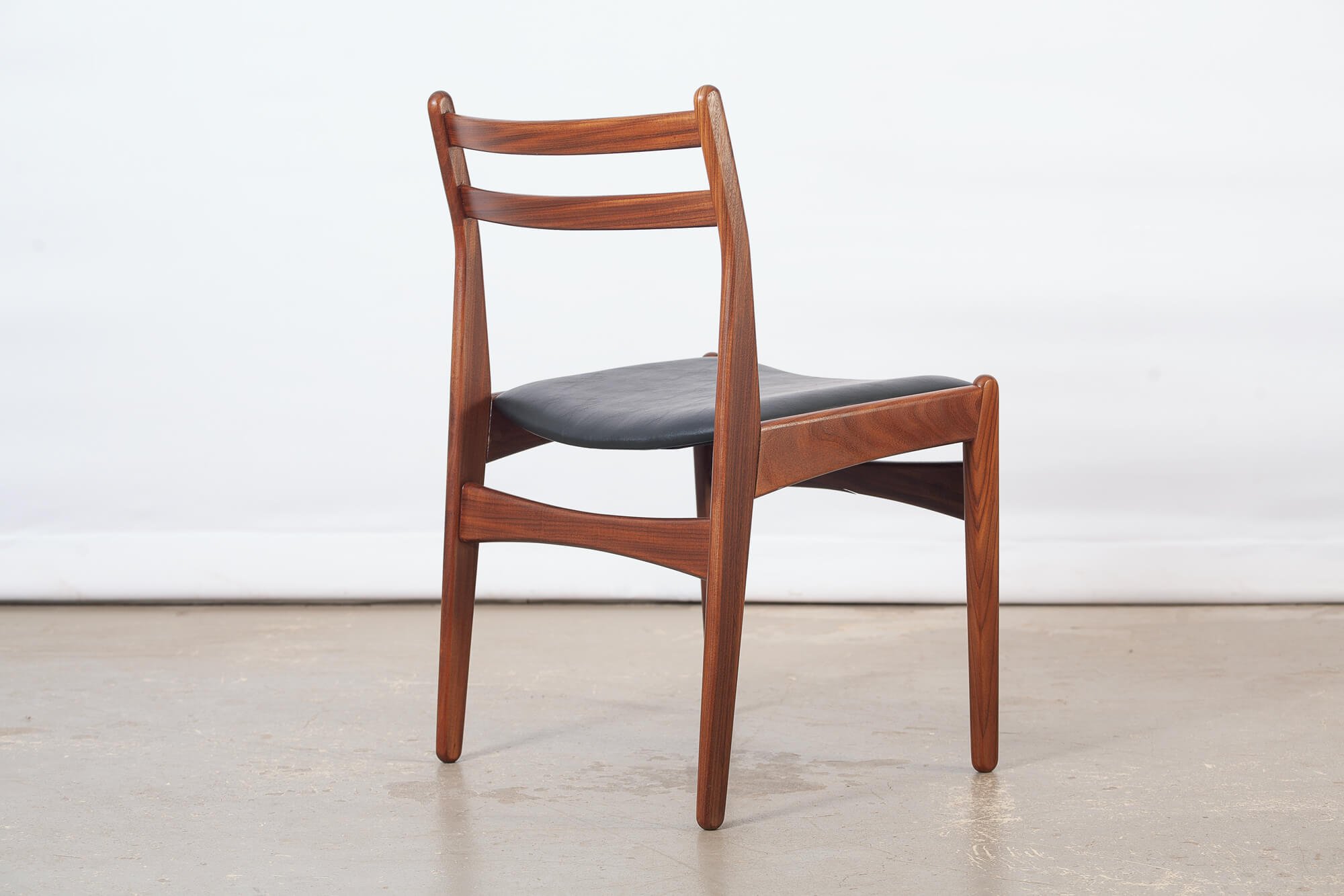 chaises_salle_manger_teck_frem_rojle_6_back.jpg