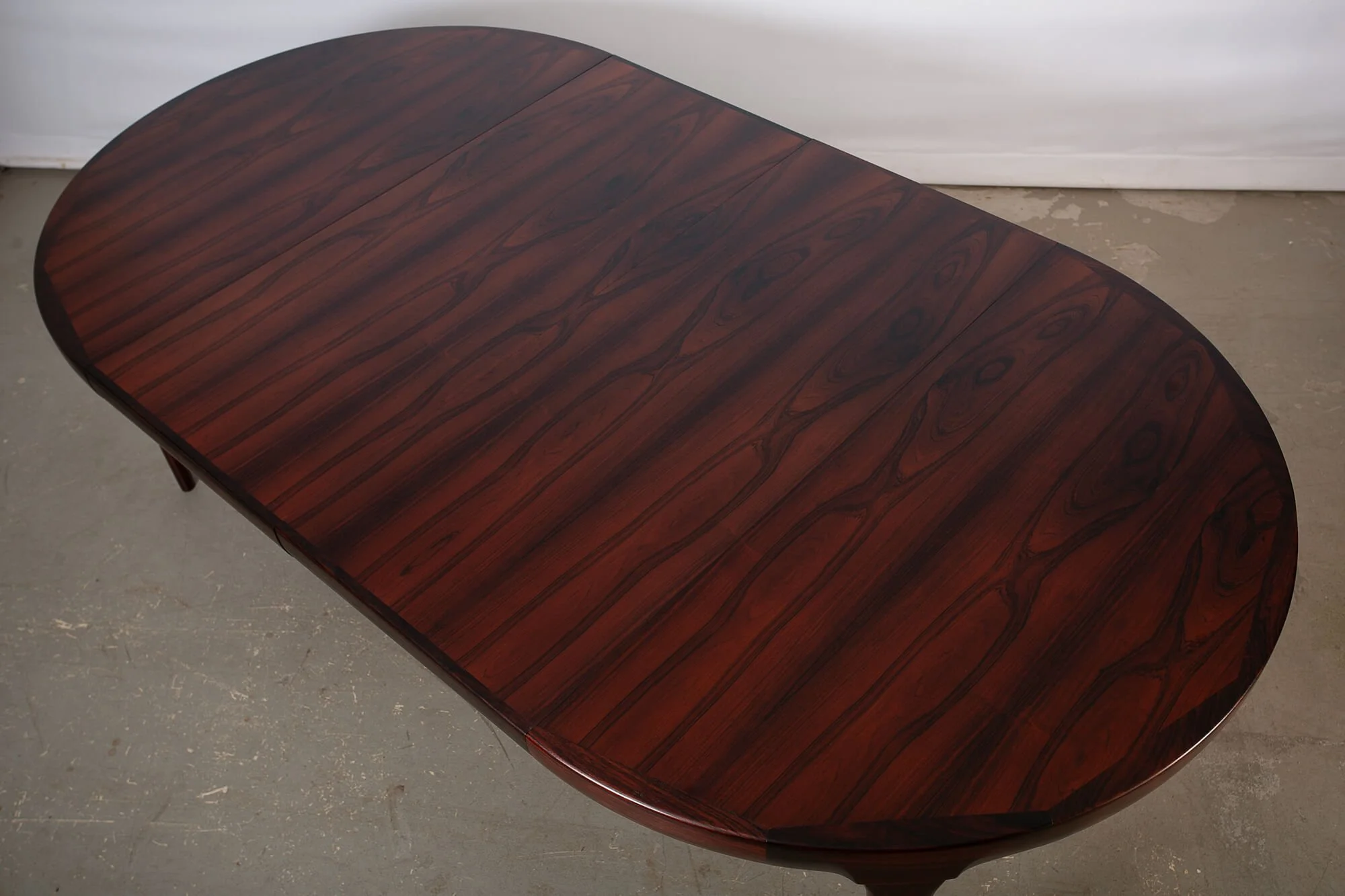 table_salle_manger_rosewood_ibkofodlarsen_faarup_detail4.jpg