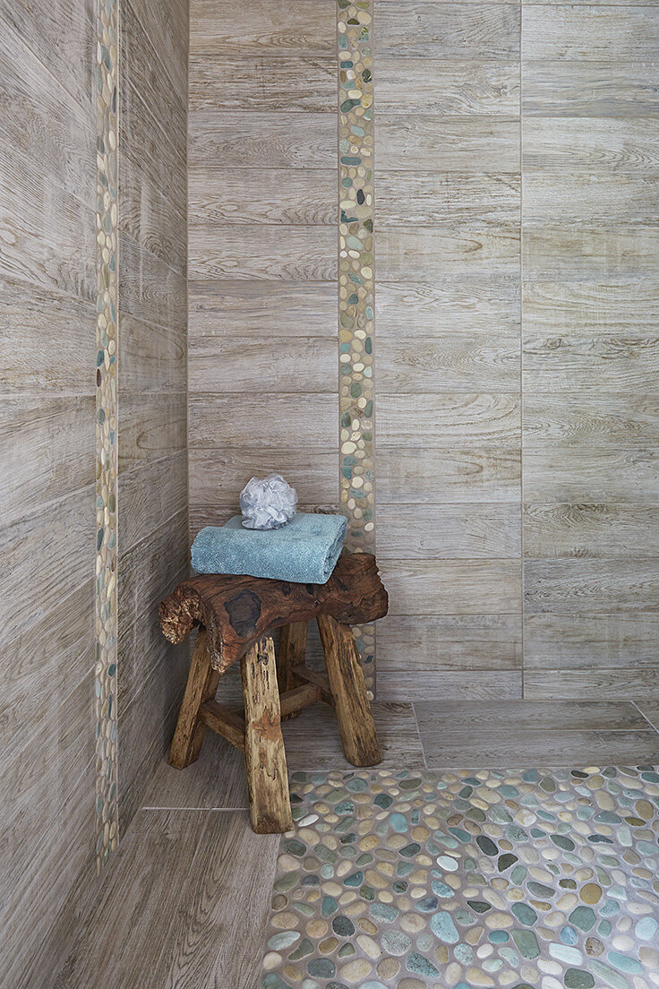 Spa Shower Feature Wall Pebbles