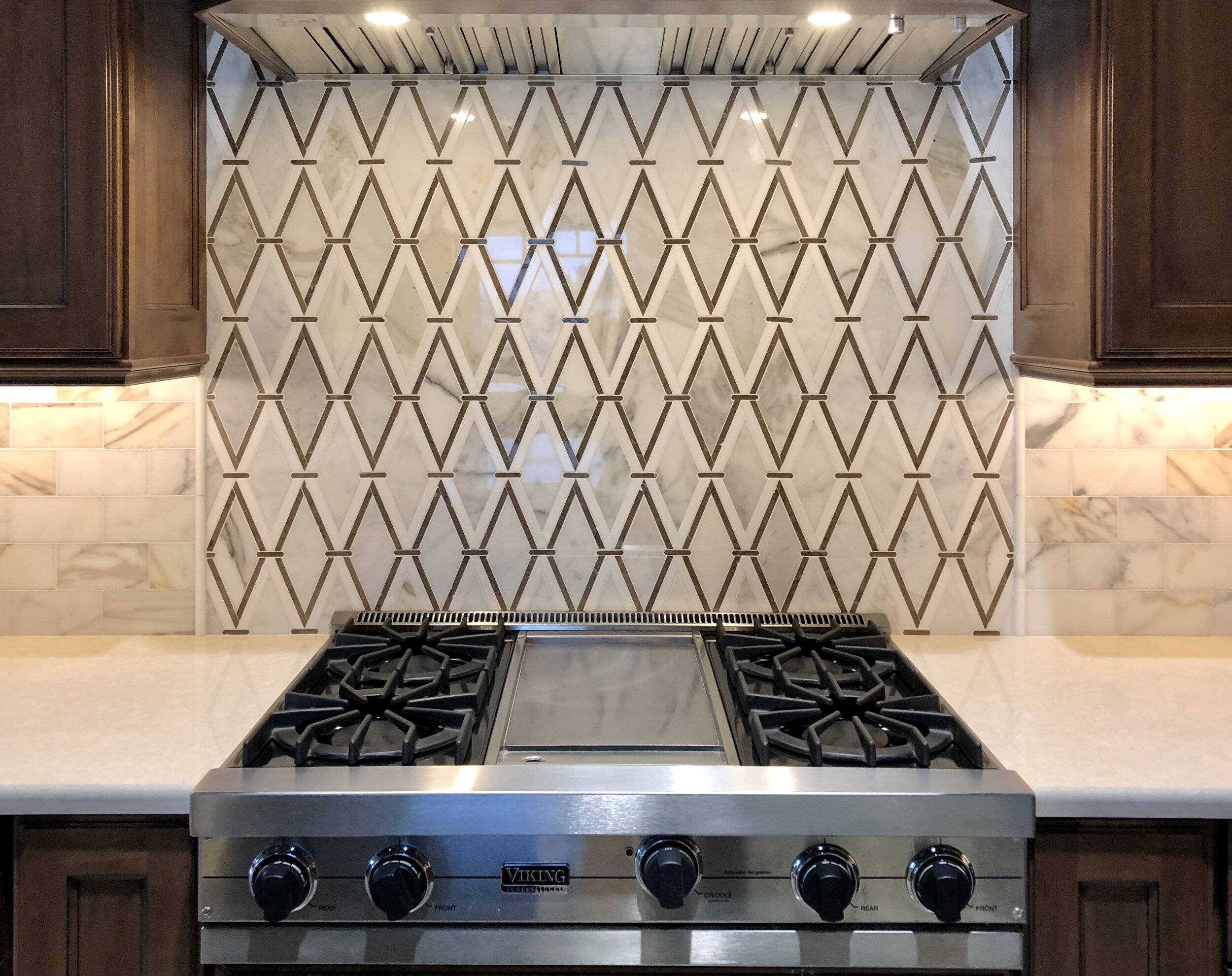 Marble Mosaic Kitchen Backsplash Design