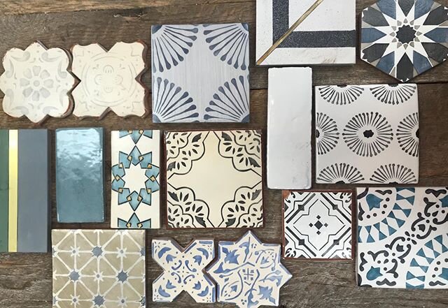 Obsessed over these new samples just in 😍! All customizable in your choice of color. .
.
.
.
.
#terracottatile #handpaintedtile #beautifultile #customtile #backsplashtile #floortile #walltile #wilmettetileshop