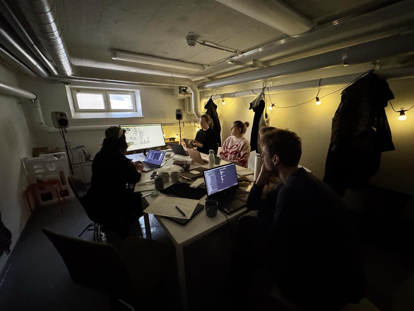 Sound workshop in our working space Vallila. Cooking Layers in the Peace Machine 👩&zwj;🍳✌️🤍. 

#rauha #rauhankone #oulu2026 #oulu2026official #peace #peacemachine #experiment #interactiveart #spatialdesign #inprogress #prototype #aiart #immersivea