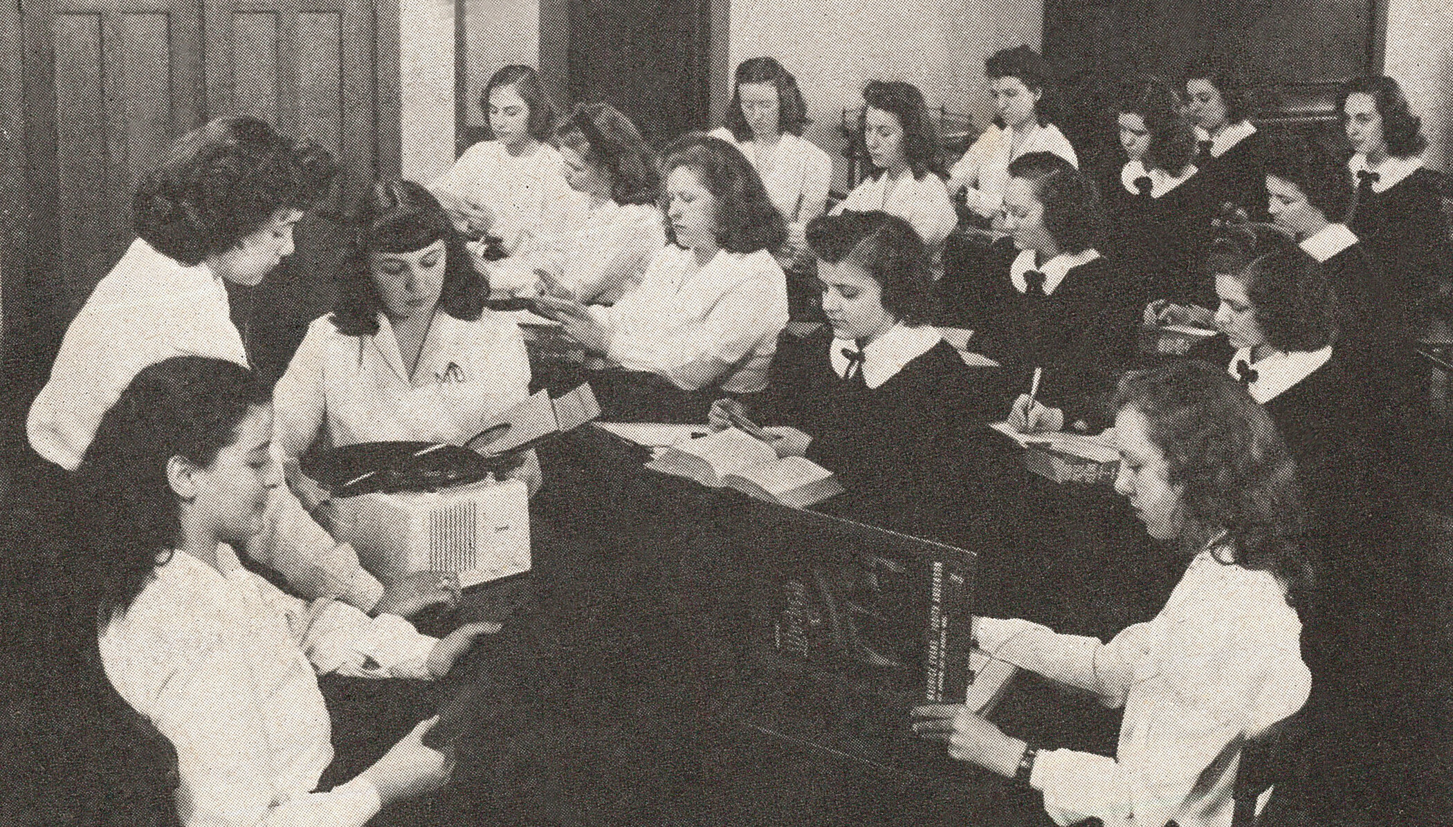 1947 Amata Eileen Anna Mae Carolyn Marcella English Class.jpg