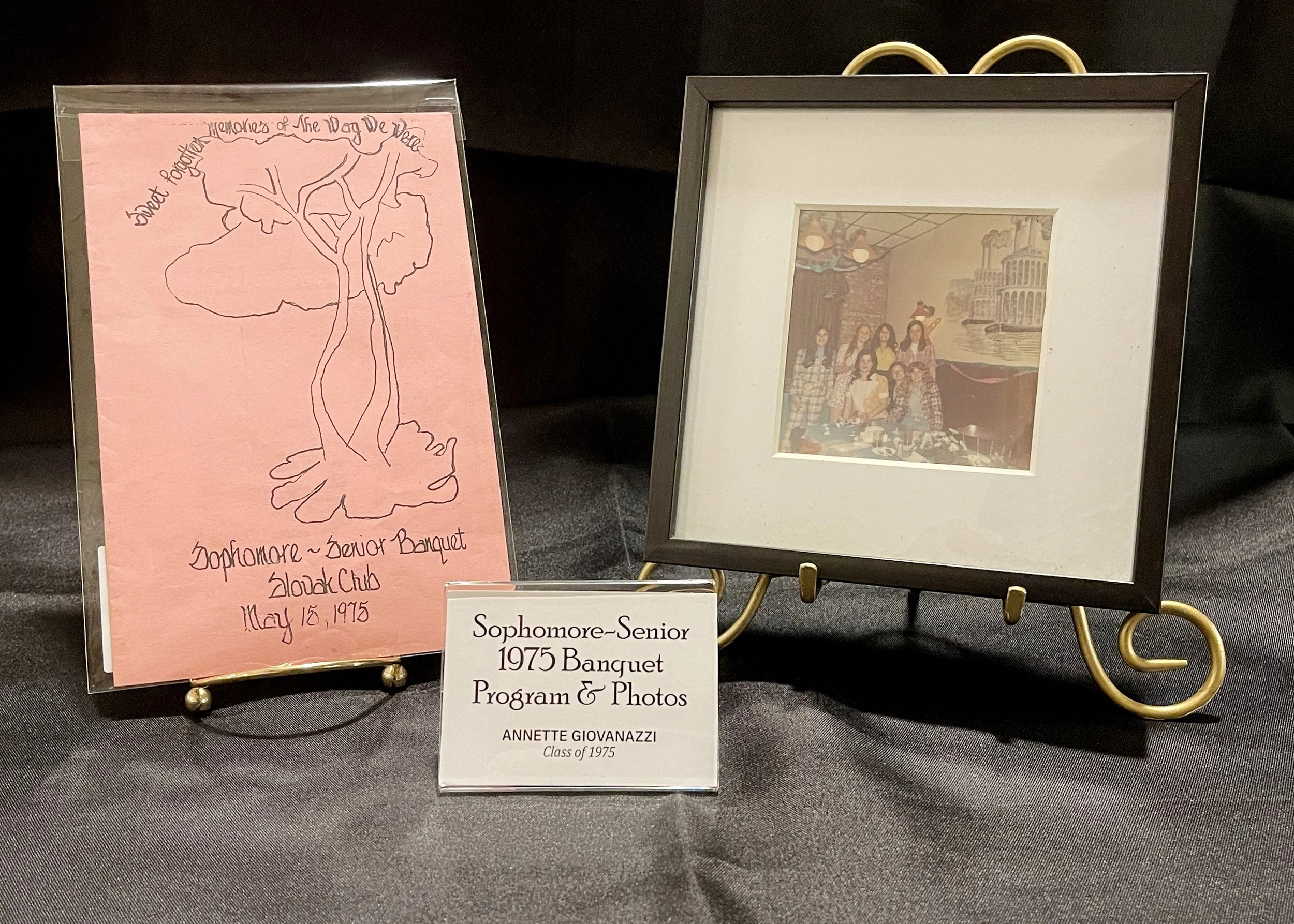 1975 Sophomore-Senior Banquet Program & Photo