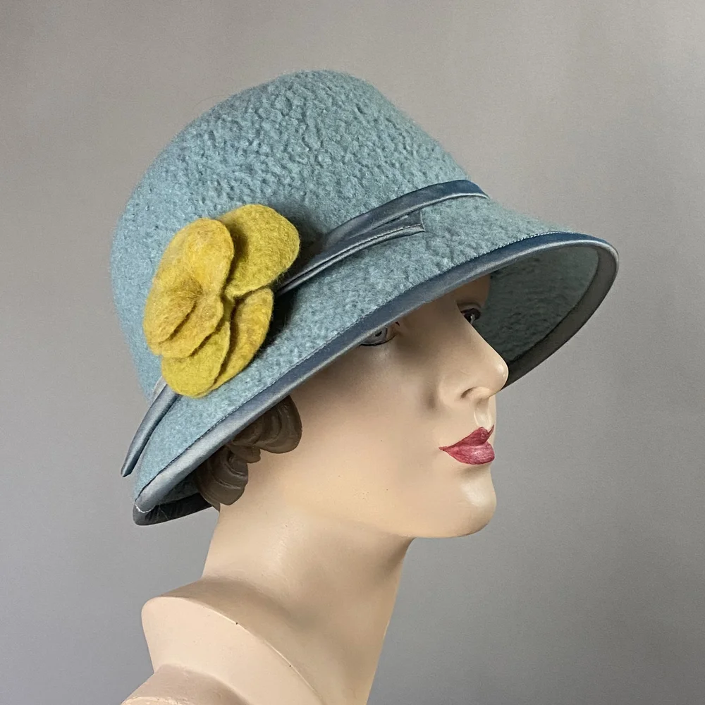 Vintage ladies cloche hat — Miss Fitt & Co. ~ Moss Fête display picture 1