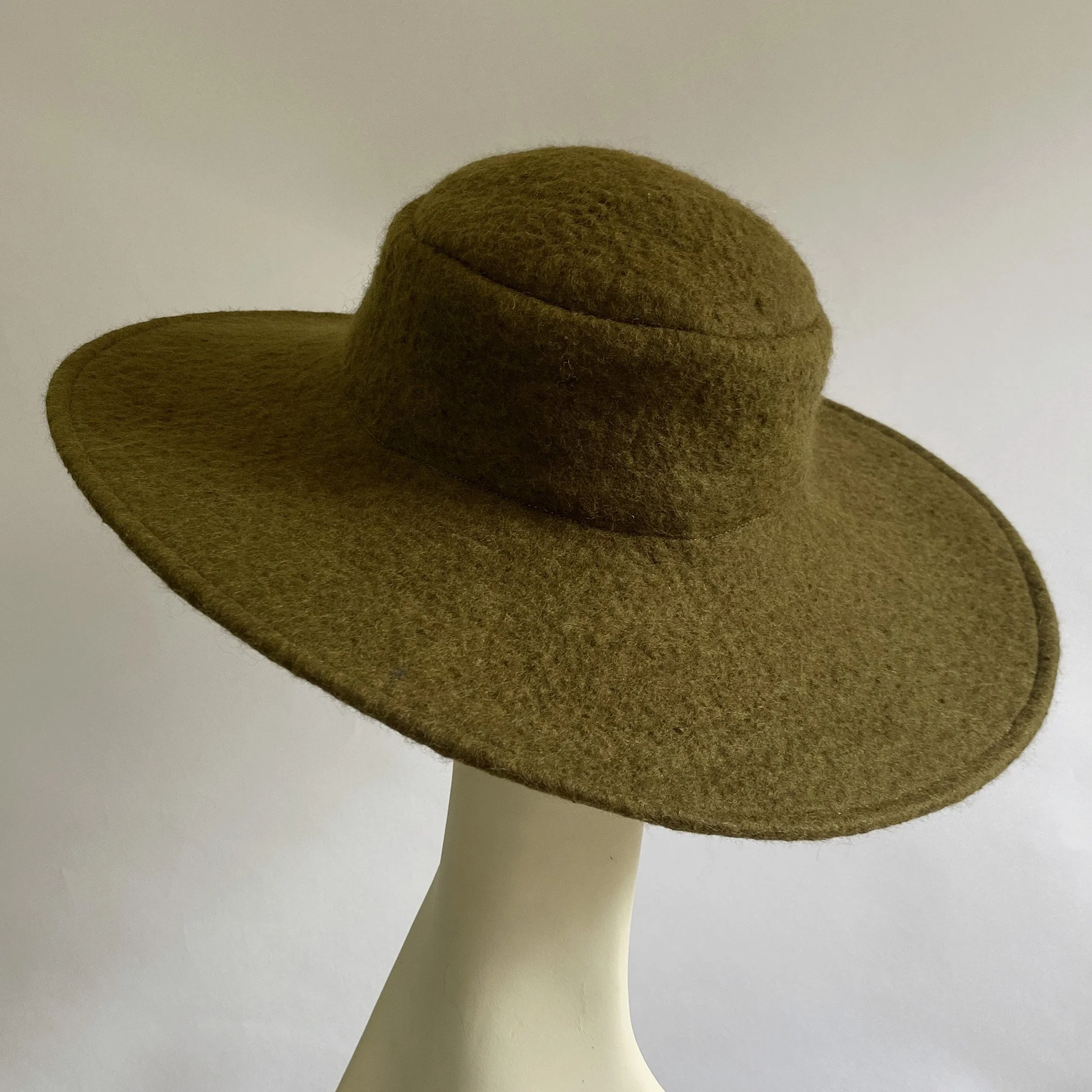 Roamer Caper Back Left.jpg