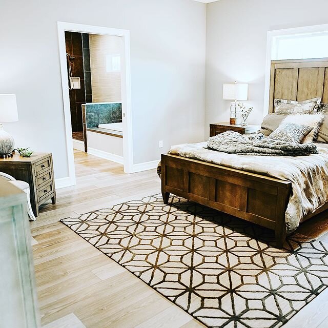 A great place to watch the sun shine through the windows on this chilly sunny morning.

#buildersofinsta #bedroomdecor #bedroomdesign #masterbedroom