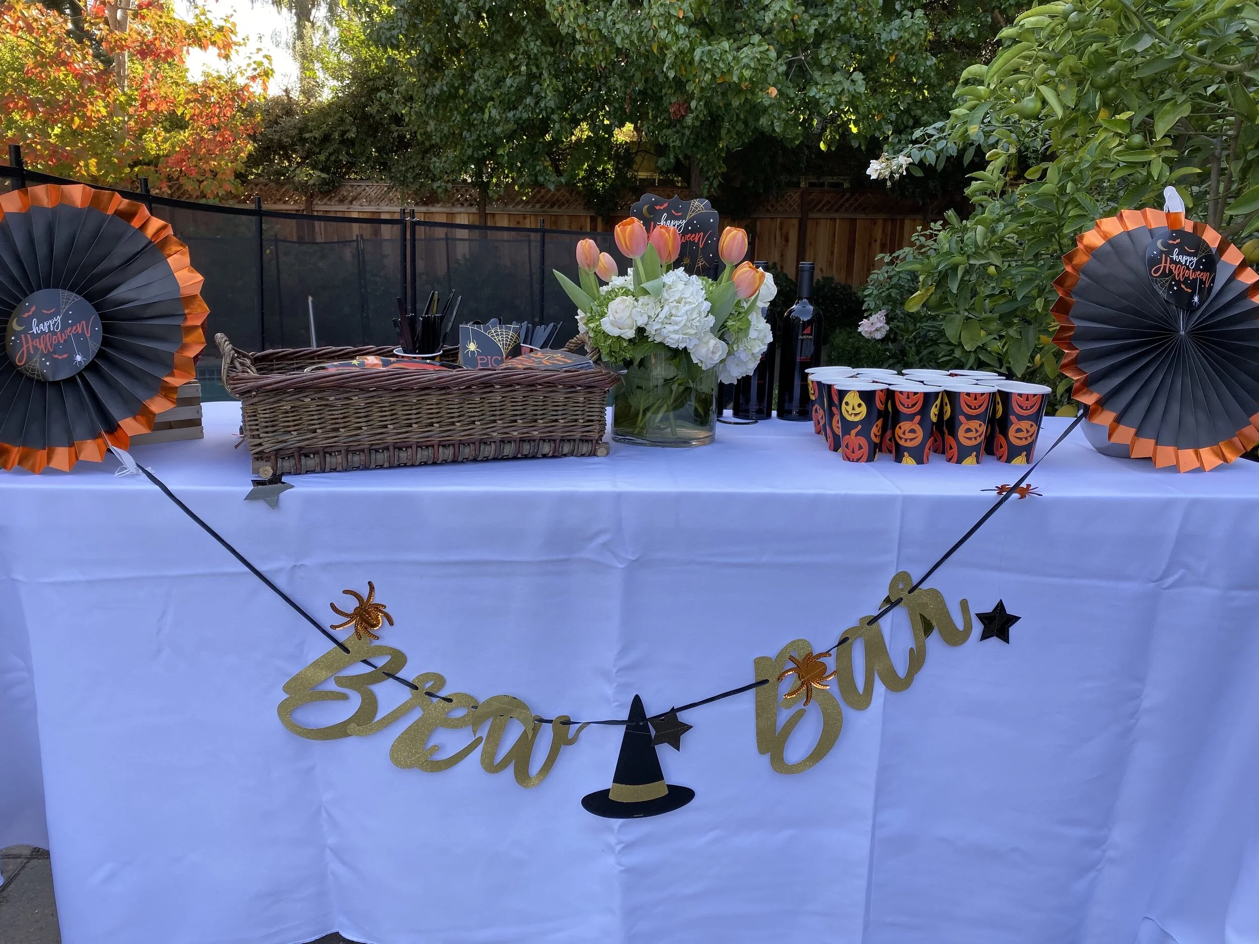 Table halloween.jpg