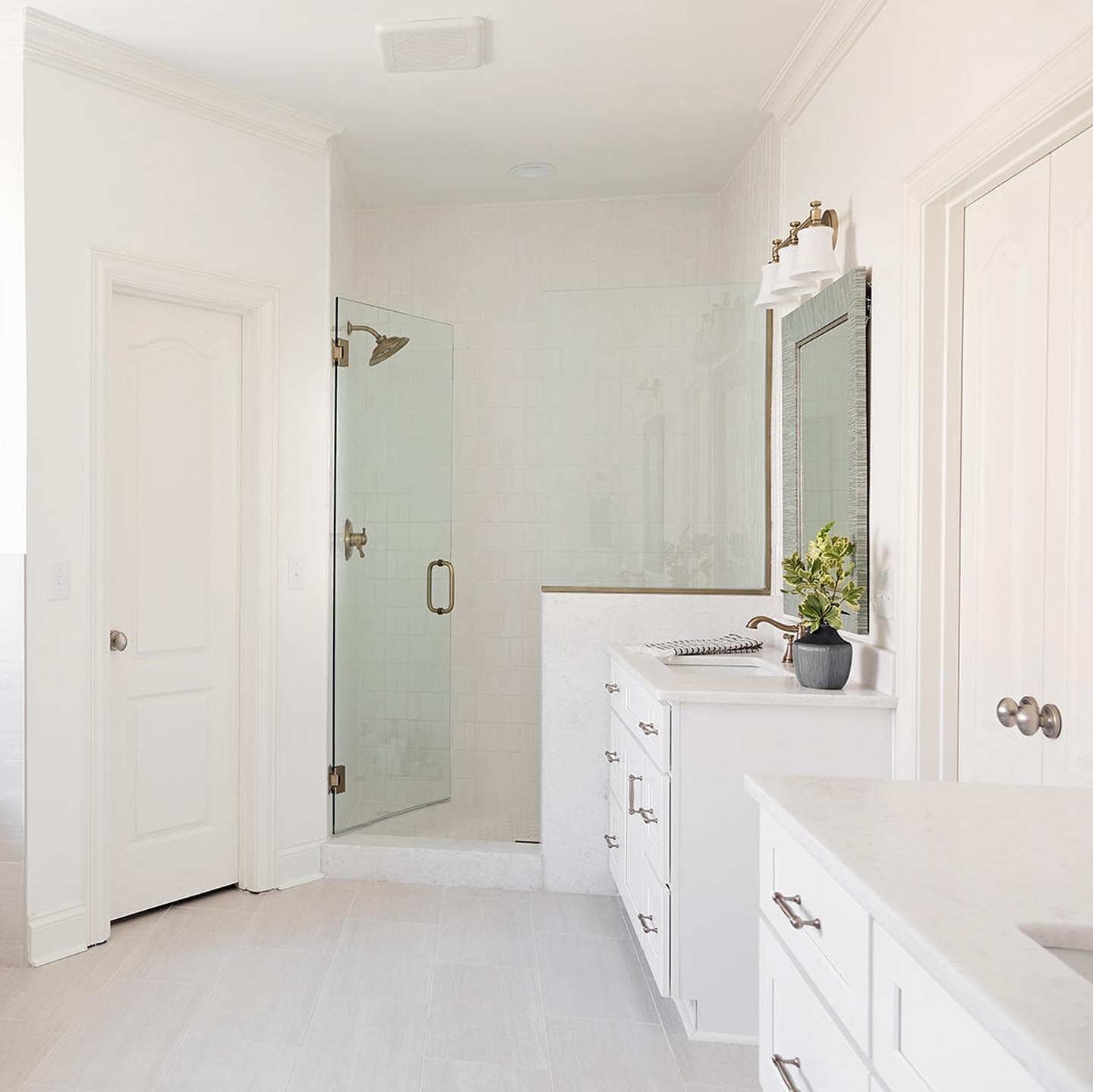 Another before and after for you. Another dark dated master bath turned light and bright. Photo by @kmosleyphotography
