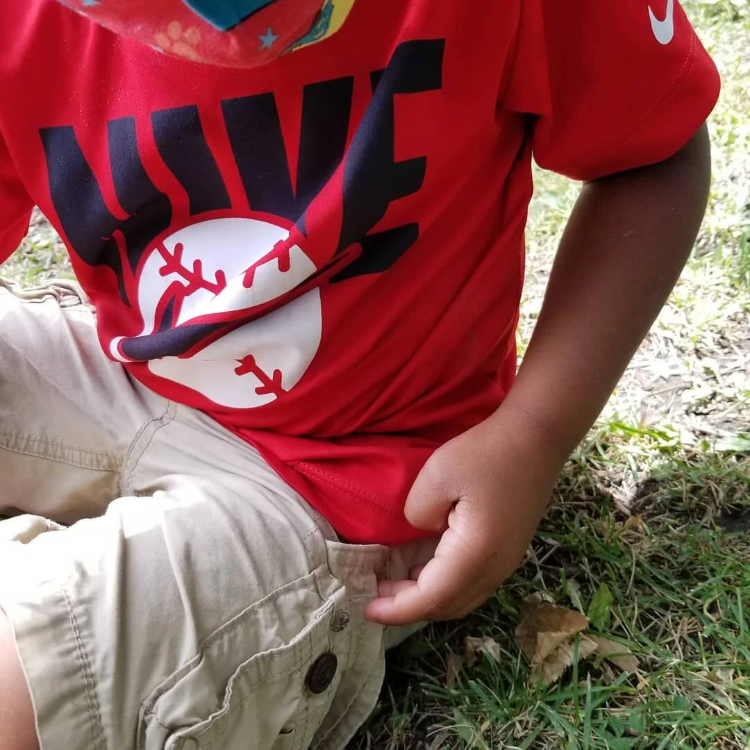 This kiddo started off the year being scared of spiders and on the last day before summer he asked me to put a jumping spider on him and he lovingly and cutiously watched his new spider friend climb all around his clothes. 

#Biophilia #Spiders #Jump