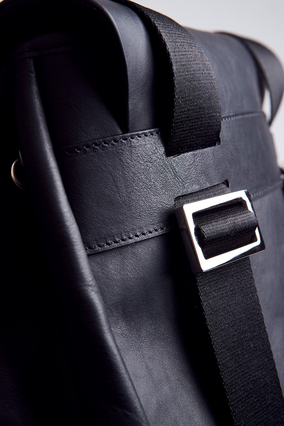 The Carryall Bag in Black — Macksime