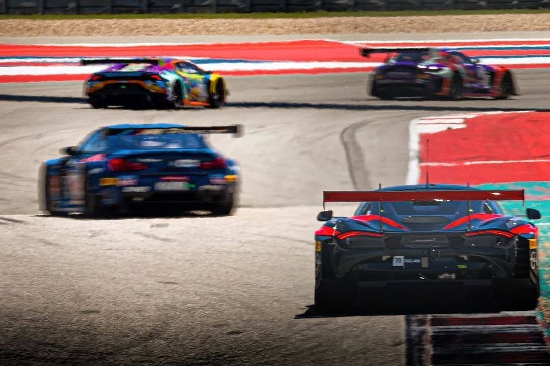 Ooh lookie here 👀, another #FridayFeature from @apexatx, this time from @cota_official. 

@dxdt_racing @gtworldchallengeamerica @mercedesamg @crowdstrikeracing @michaelcooperracing #dxdtracing #crowdstrikeracing #gtworldchallenge #GTWorldChAm  #GTCO