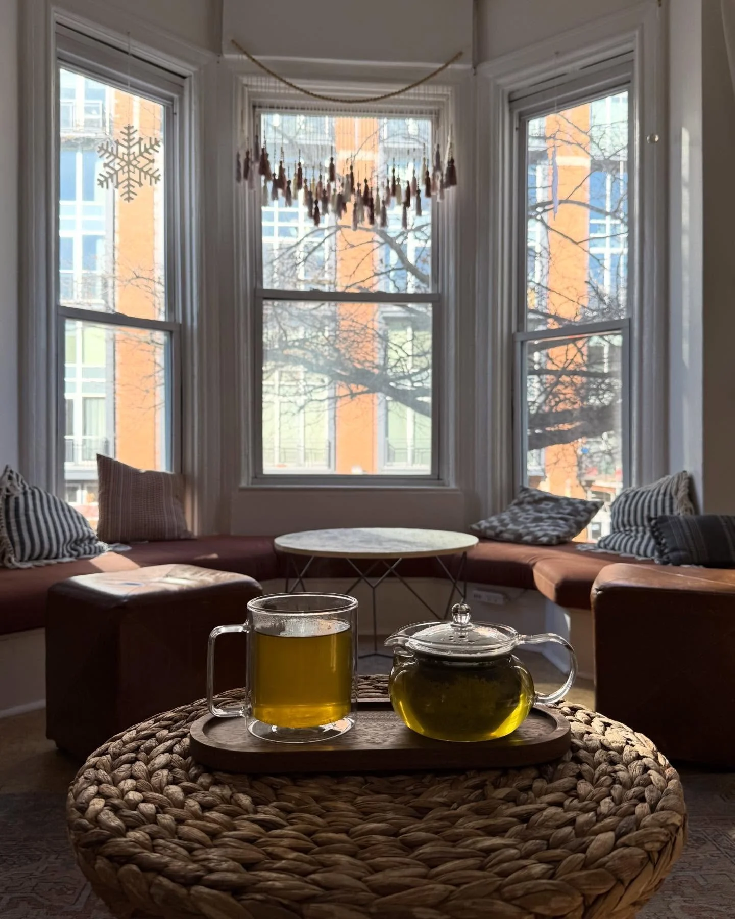 You asked, we listened ☕️

More hot drinks are officially on the menu. 

Teas, lattes, hot chocolate, and all the cozy-in-a-cup moments.

A little winter gift for you: extra warmth, extra comfort, zero rush.

Come in, stay a while 🤍