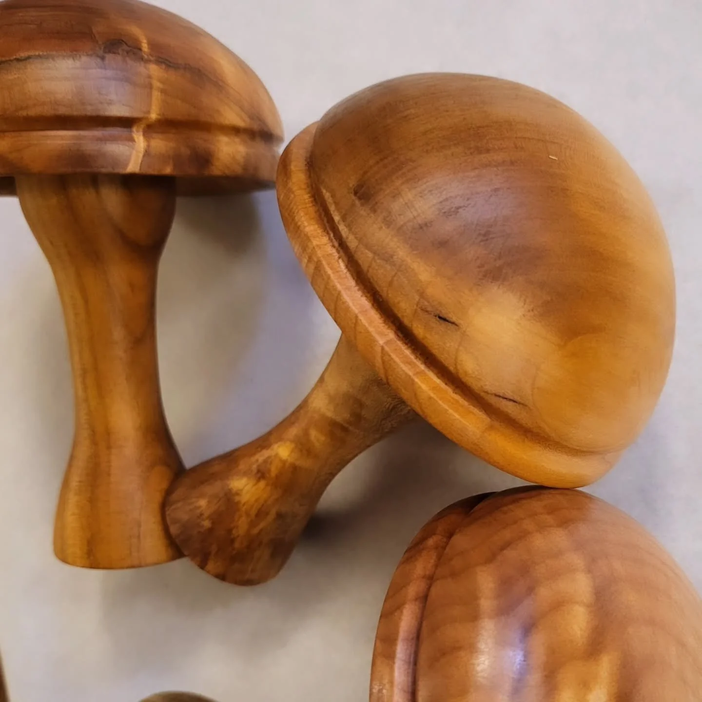 Much of my woodworking this year has taken a similar form at the lathe. 🍄 Thanks to @_danielamends for connecting with me about creating darning mushrooms!

Through these commissions, I've been introduced to such a vibrant mending and fiber arts bus