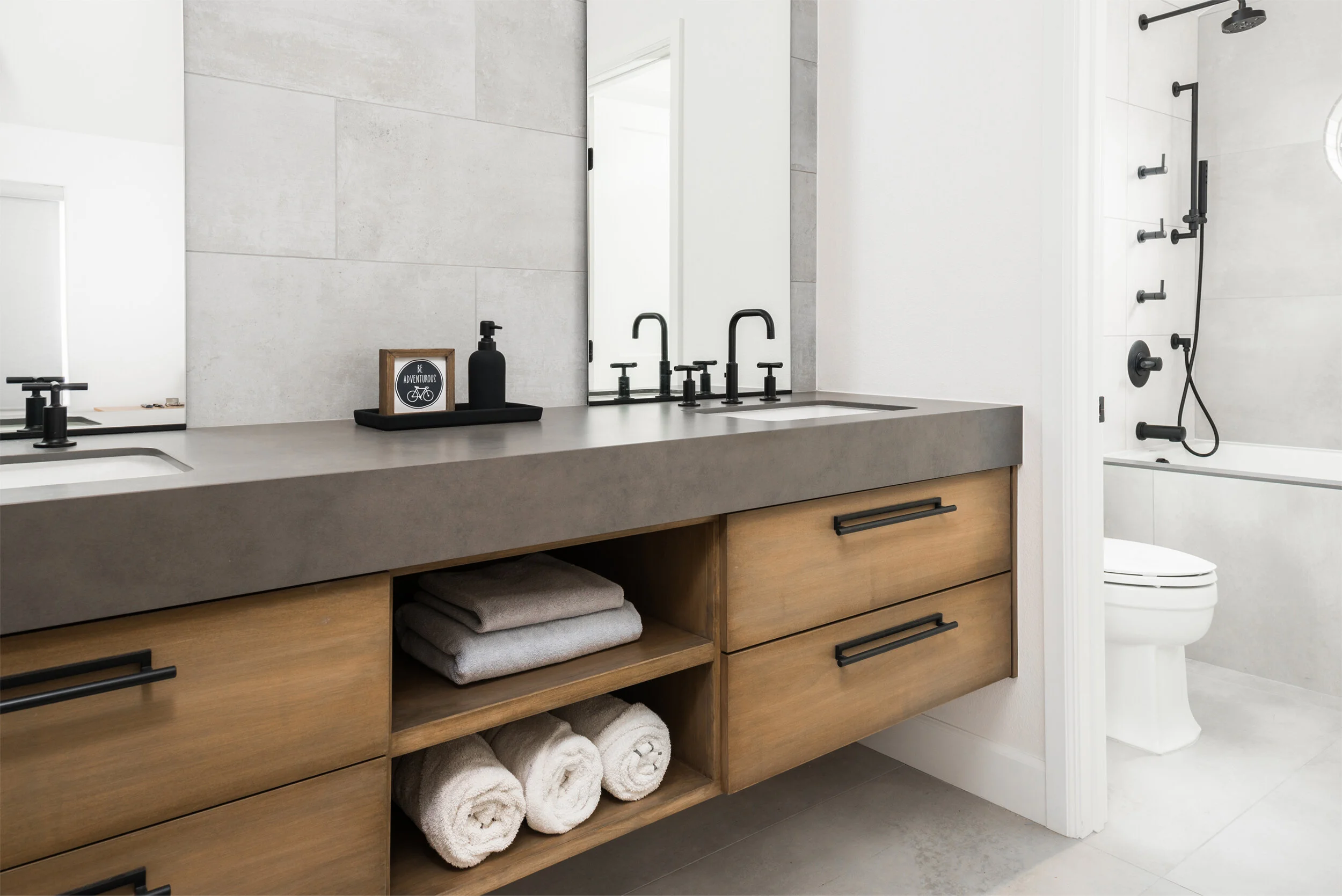 562 E NOCTA089-Edit.jpg