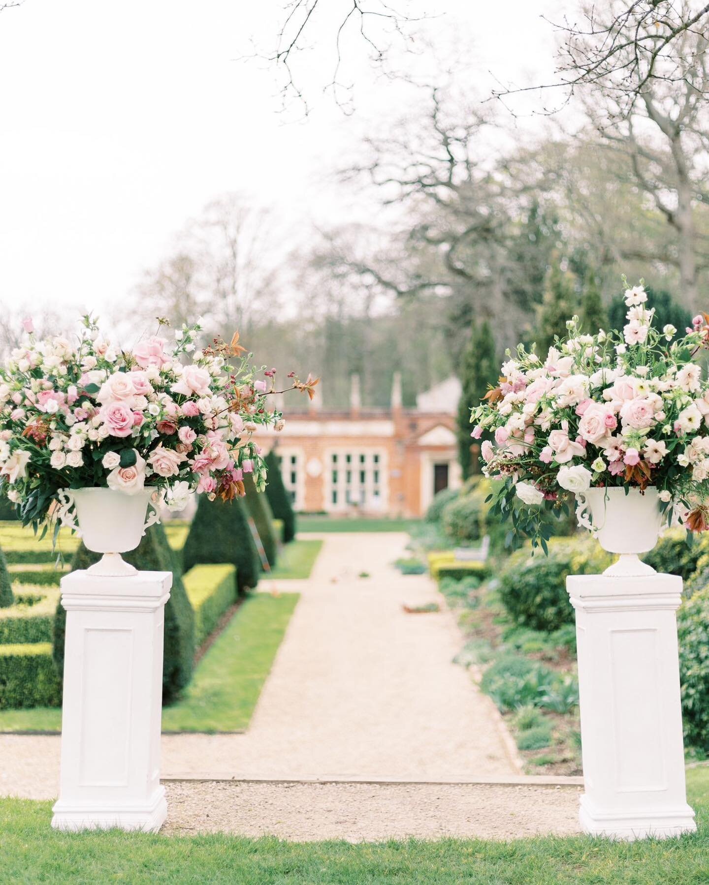 If In doubt, add some pretty urns 🌸 Photography @camillajoyphotography 
Videography @keeleyweddingfilms Floral design @thebotanyhouse 
Venue @oxneadhall @uniquenorfolkvenues Hair and Makeup @stephaniealexandrabridal Dress @purebrides 
Dress Designer