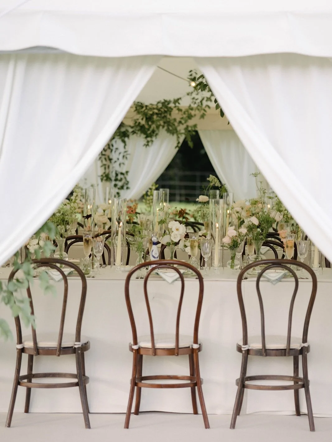 So much planning goes into designing my floral installations. Sketches, colour notes, tiny changes, conversations and carefully considered flower choices all so the final result feels effortlessly, romantically beautiful 
Venue @cornwell_manor 
Weddi