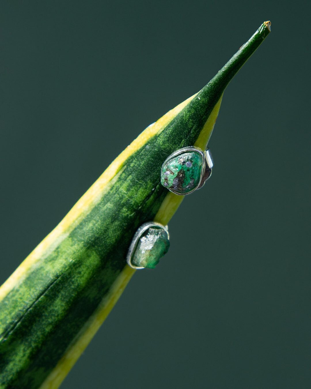 Oh hey! 
Emerald studs are also available in silver but there are only 2 left! 
If you&rsquo;re new here let me tell you. 
✅Emeralds are certified Colombian. 
✅With every purchase we support Down syndrome kids 
✅we work for you so we highly appreciat