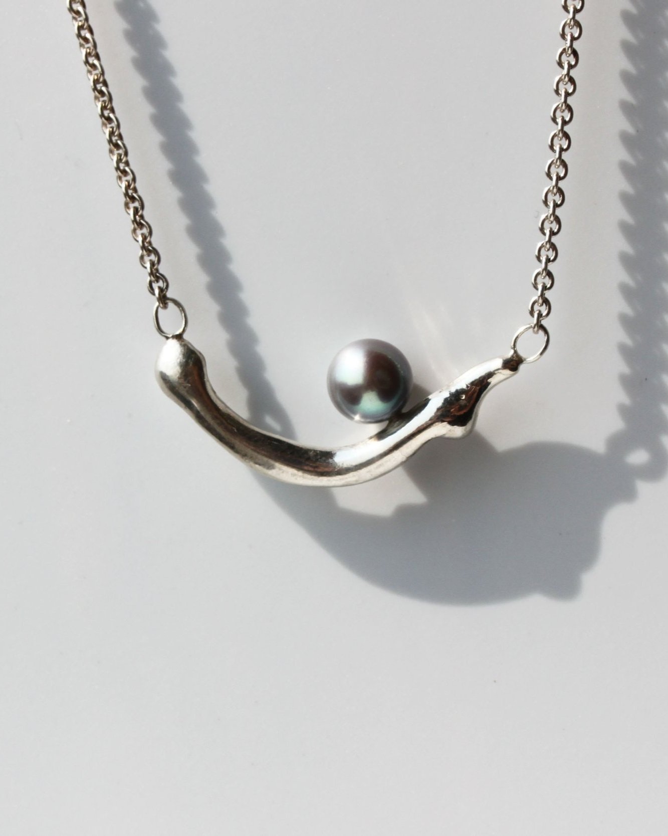 Balancing+Black+Pearl+on+white+-+HoH+-+.jpg